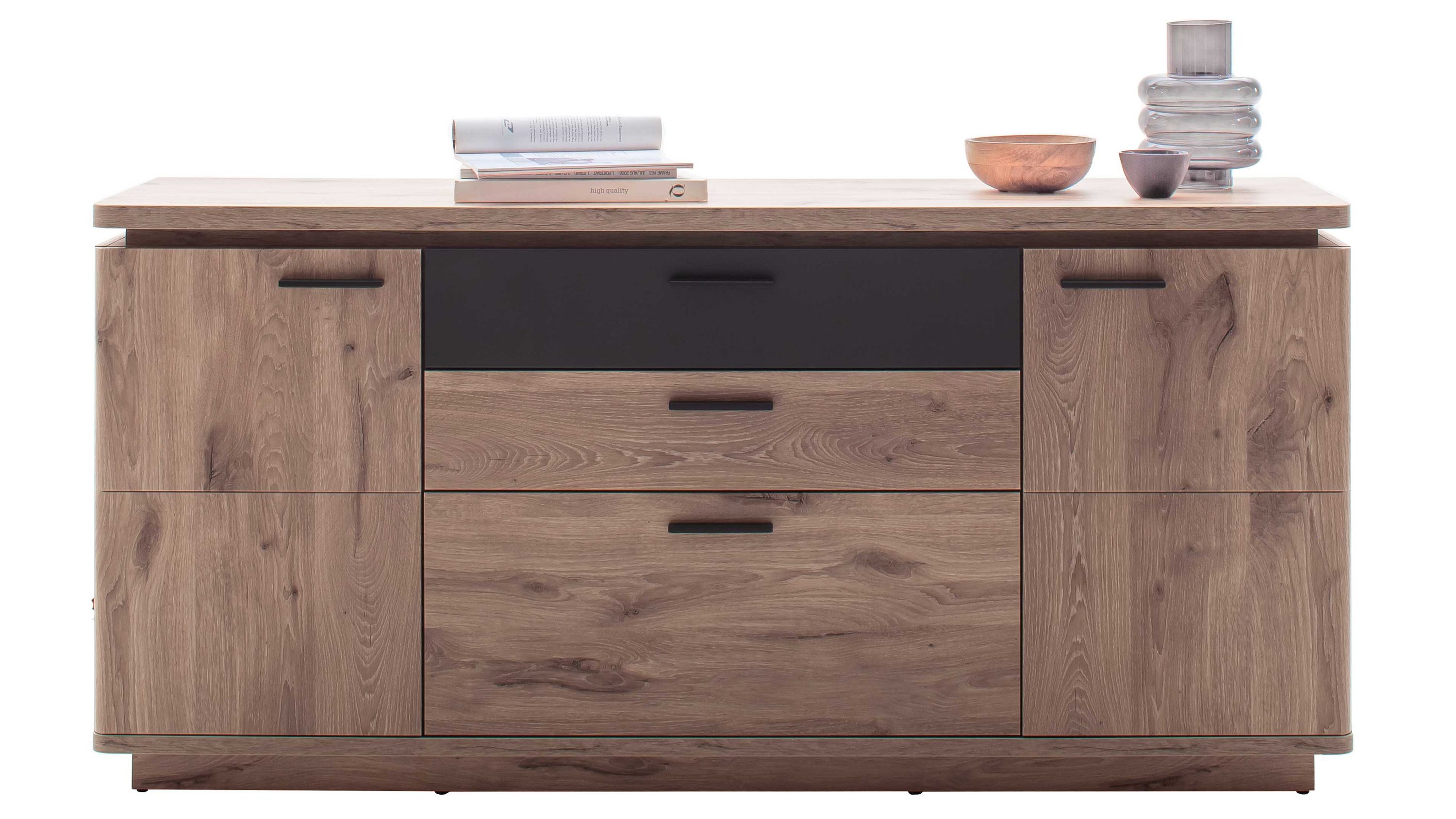 Sideboard mit zwei Türen und drei Schubladen in Holzoptik und schwarzer Schublade