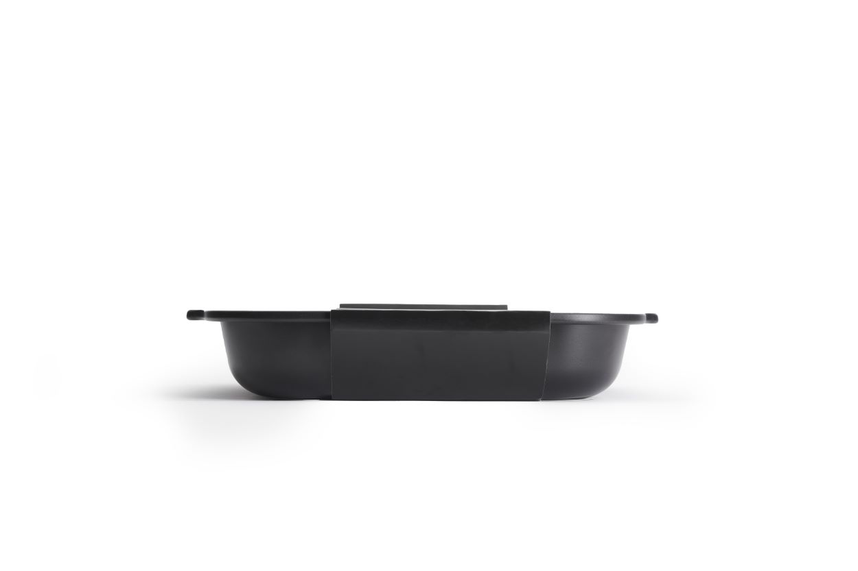 Schwarze Bratreine aus aluminisiertem Stahl rechteckig mit abgerundeten Ecken und seitlichen Griffen frontal