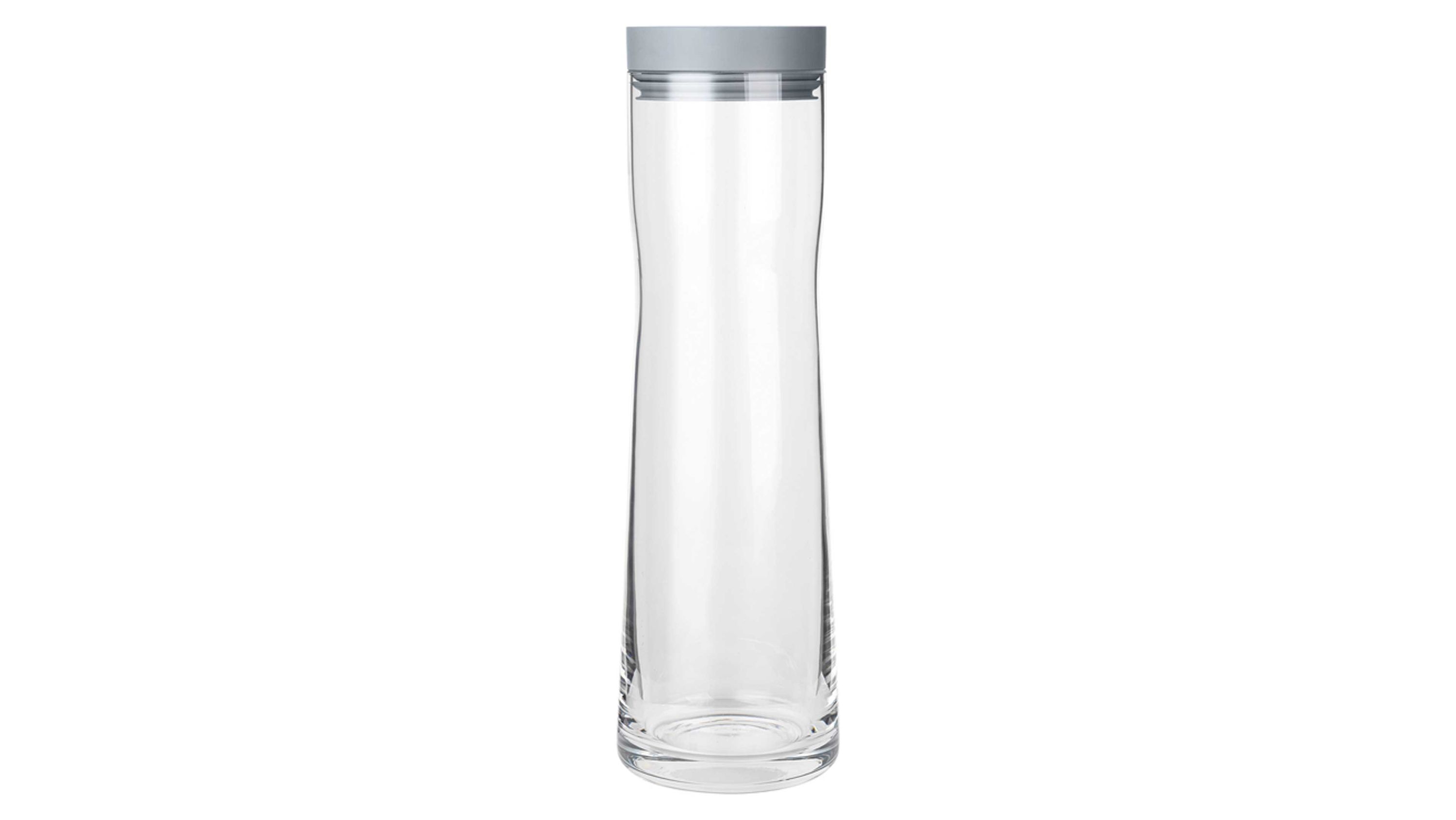Klarglas-Wasserkaraffe mit schlanker Form und hellgrauem Deckel aus Silikon