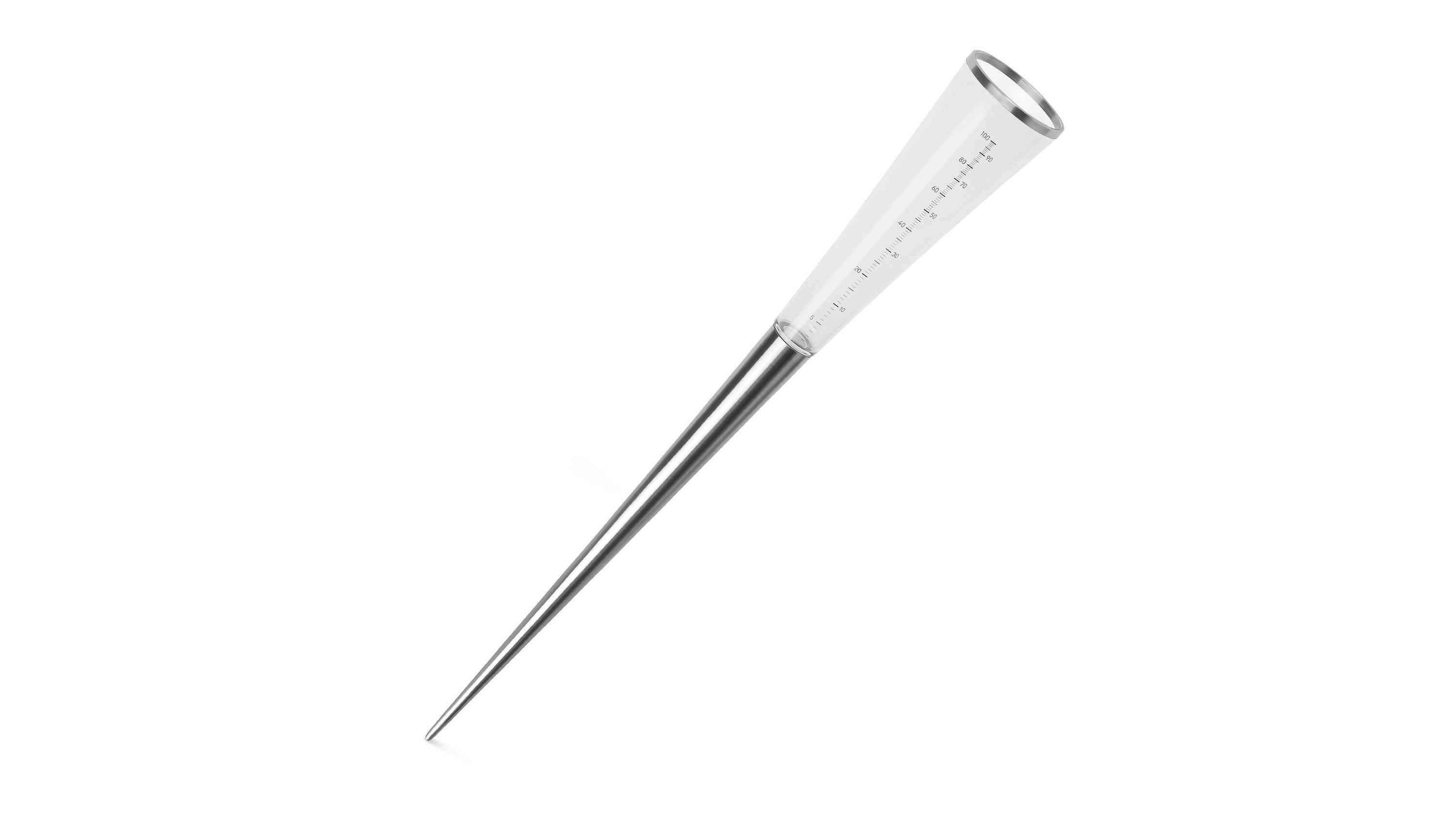 Schlanker Regenmesser mit spitz zulaufendem Metallstab und transparentem Messbehälter mit Skala
