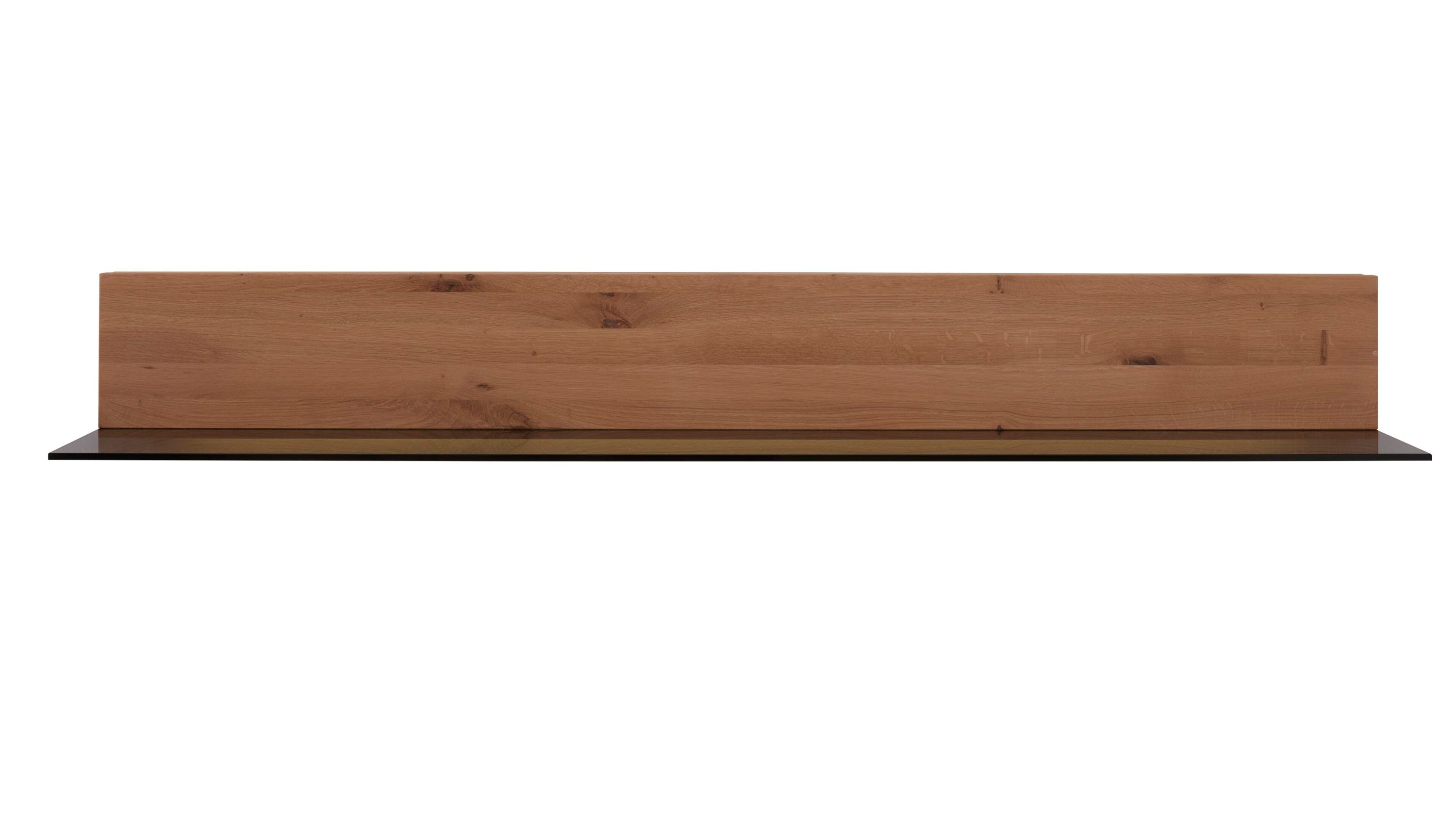 Wandregal mit schwarzem Regalboden und biancofarbenem Rückwandpaneel in Holzoptik