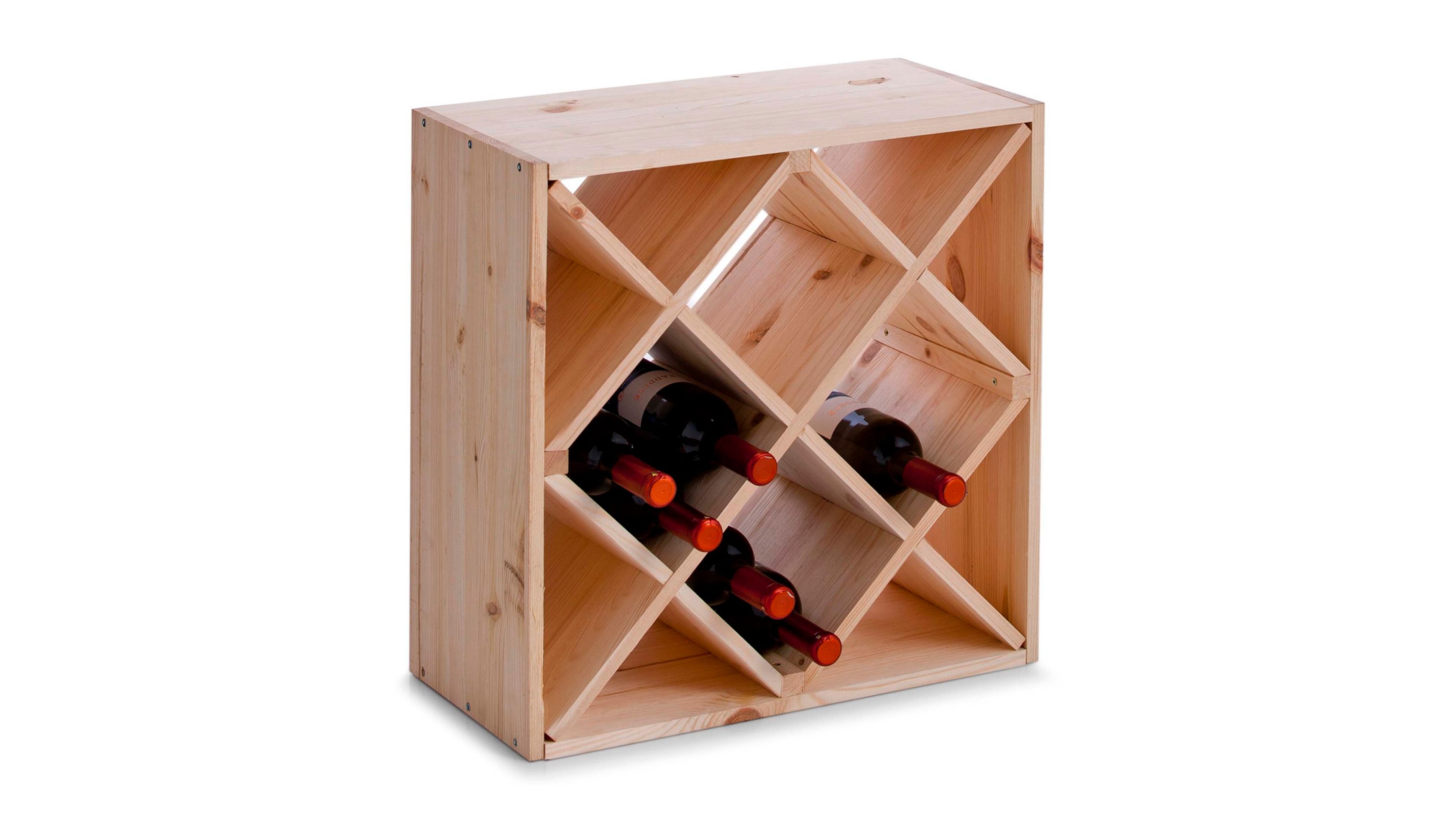 Quadratisches Weinregal aus unbehandeltem Holz mit diagonalen Fächern und fünf Weinflaschen
