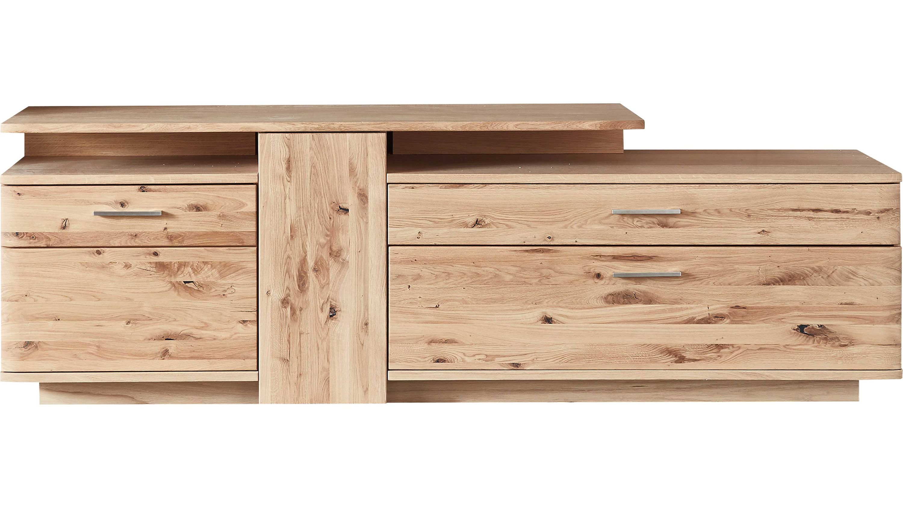 Lowboard aus hellem Holz mit drei Türen zwei offenen Fächern und Metallgriffen