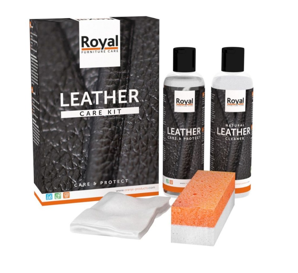 Lederpflege-Set mit zwei Leather-Flaschen Box Schwamm und Tuch frontal aufgenommen
