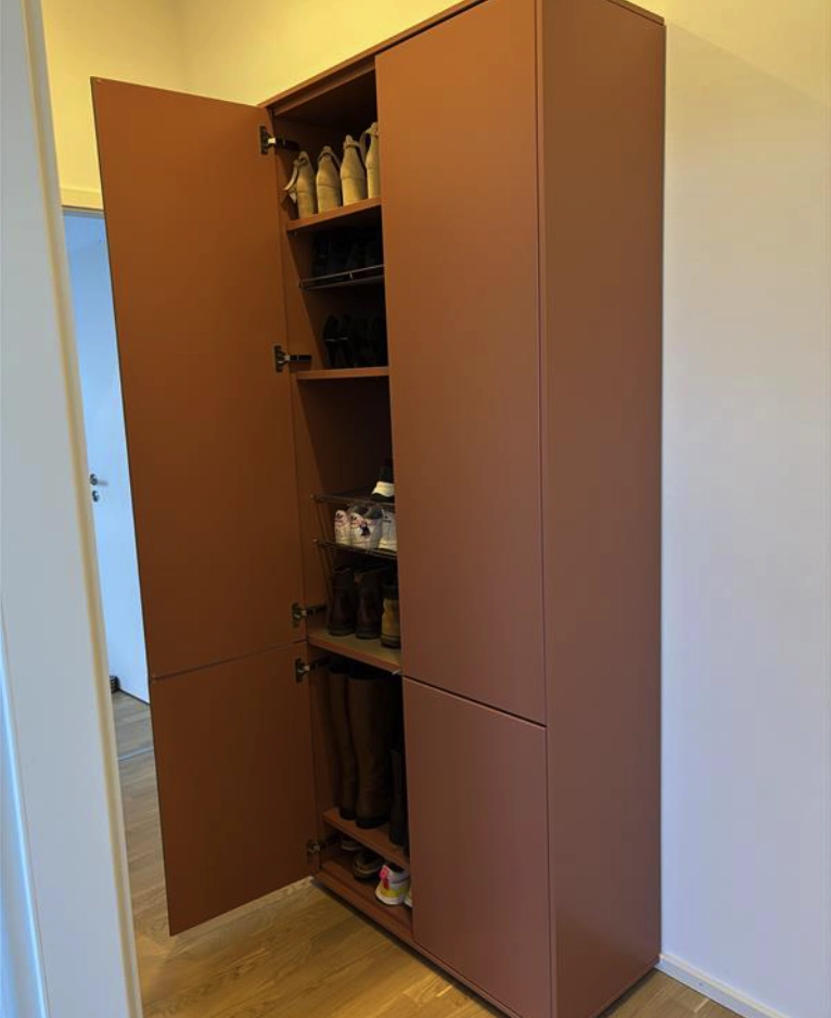 Schuhschrank offen
