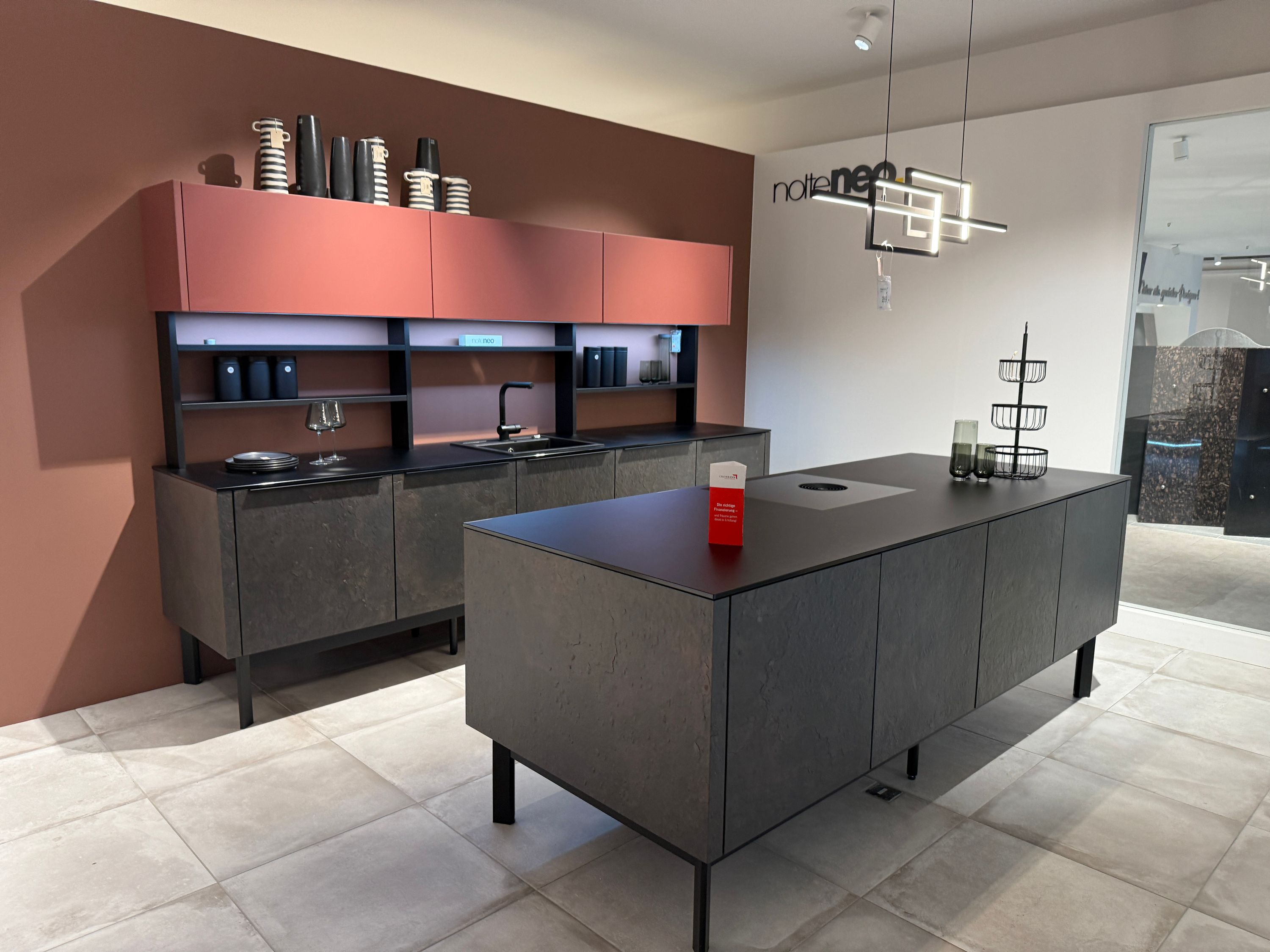 Einbauküche NeoSlate Schiefer Schwarz Hennarot Komplettverkauf