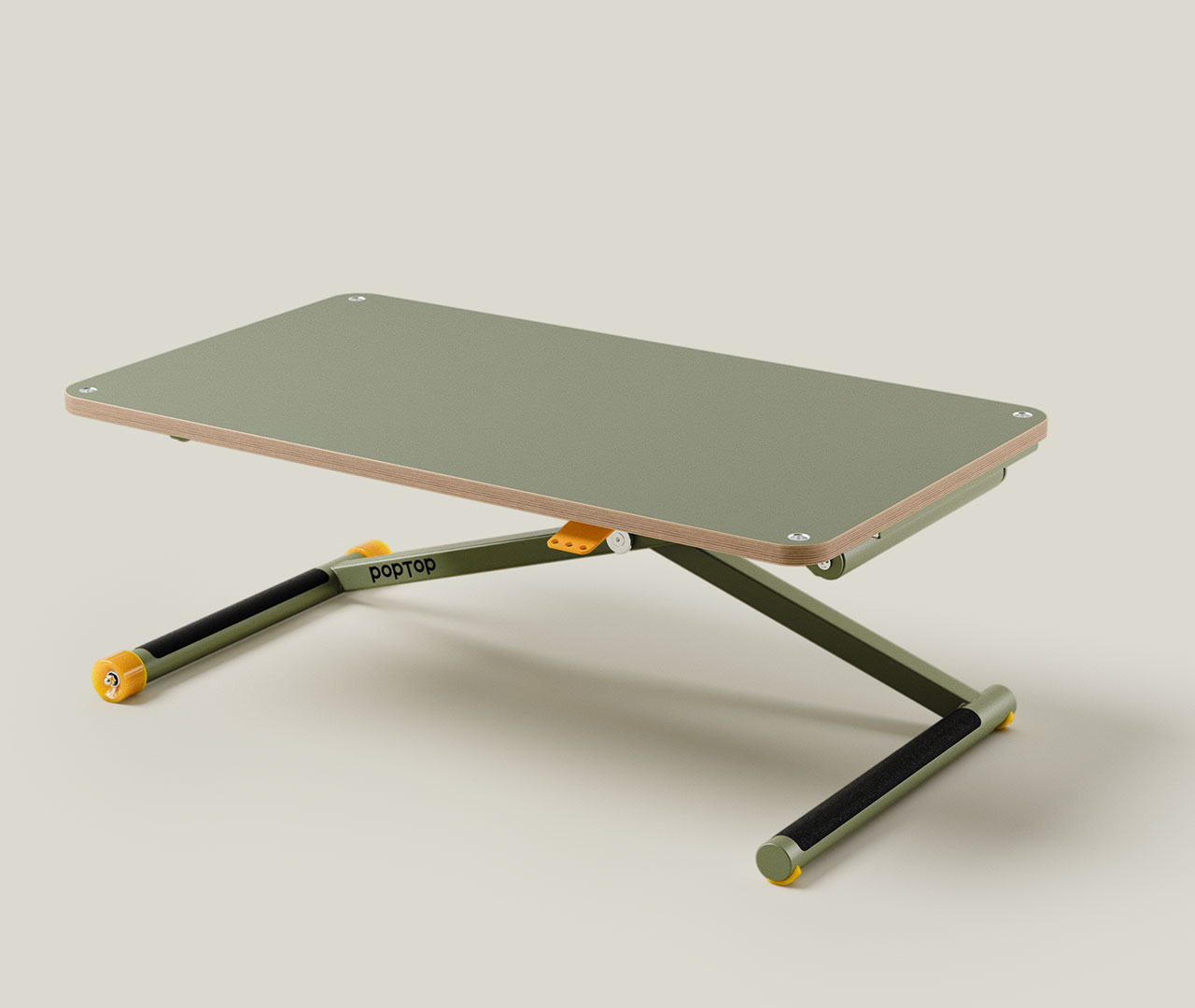 Grüner höhenverstellbarer Schreibtisch in niedrigster Position mit Z-Gestell und gelben Akzenten.