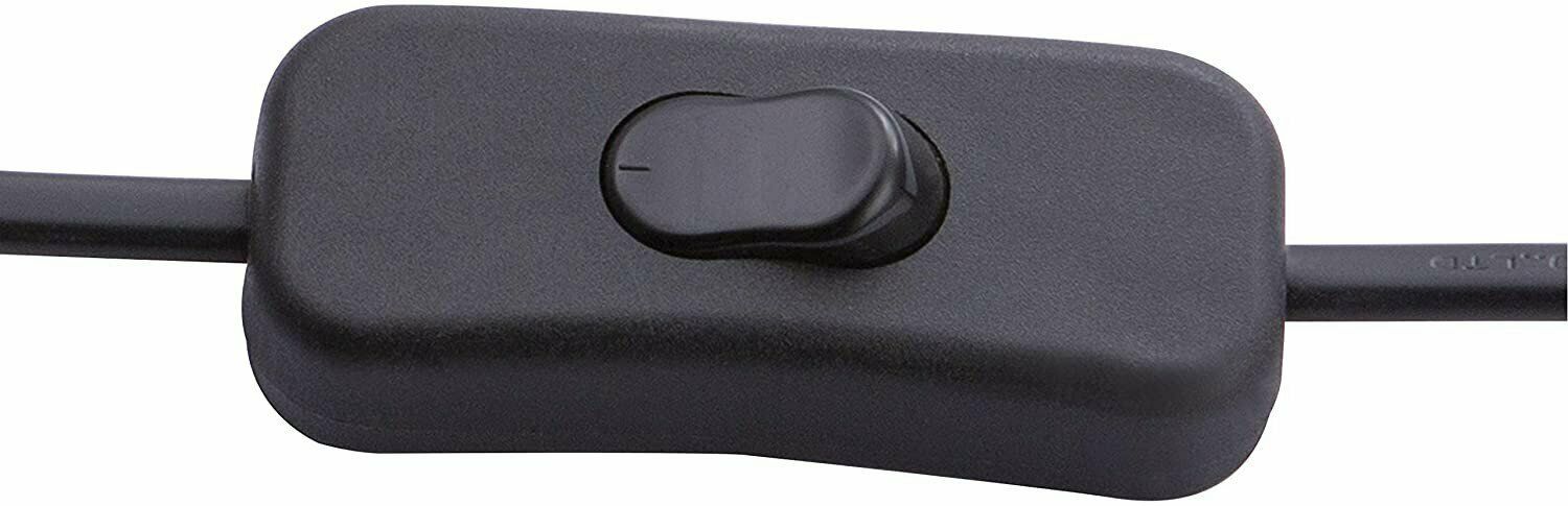 Nahaufnahme eines schwarzen Kippschalters an Kabel  waagerechte Ausrichtung  Teil der Tischleuchte  neutraler Hintergrund