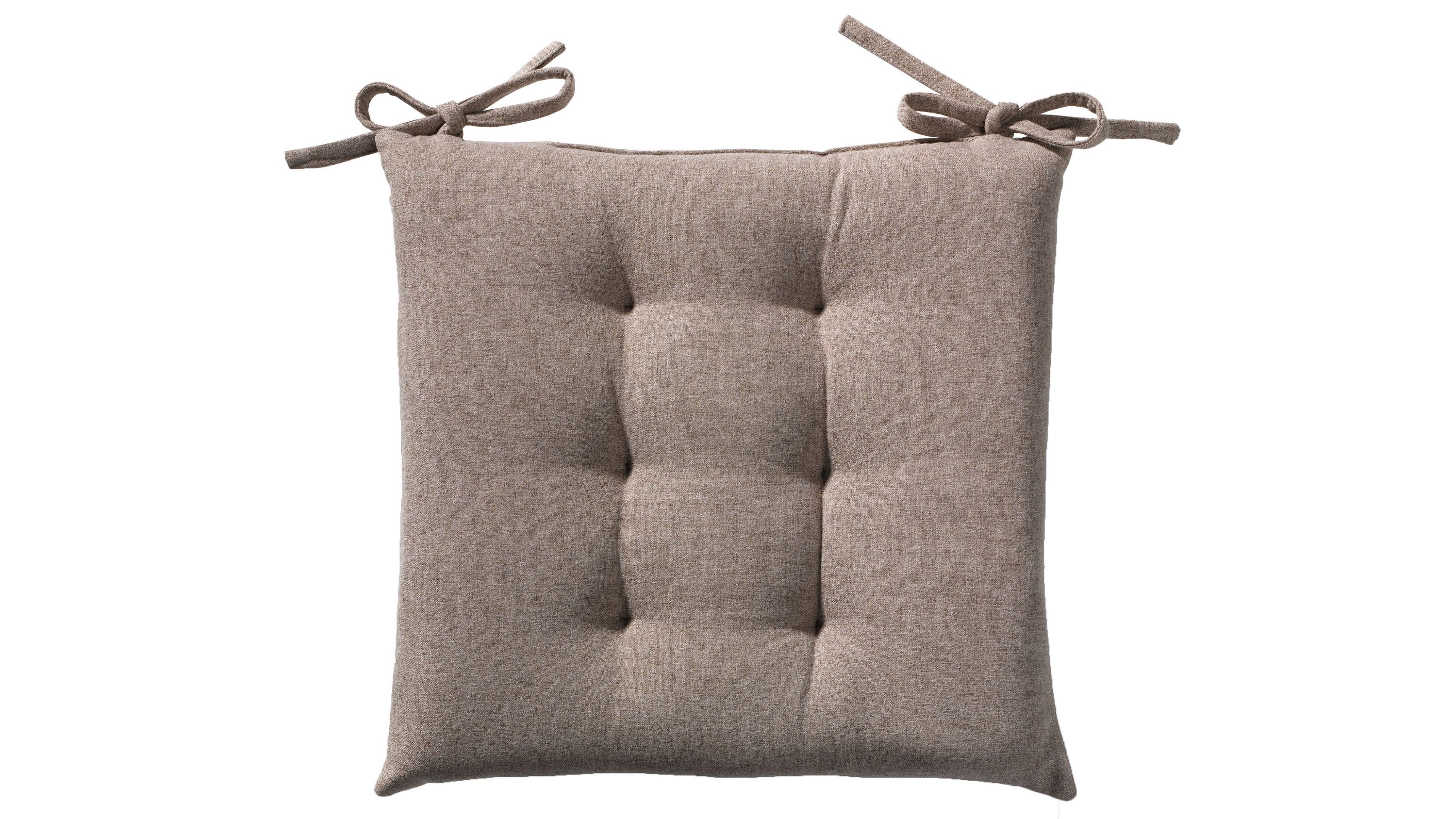 Taupefarbenes quadratisches Sitzkissen mit Bändern Quadratisches Sitzkissen in taupe mit Steppungen und zwei Bändern zum Befestigen