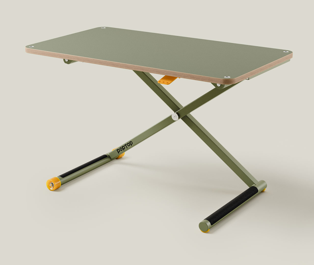 Grüner höhenverstellbarer Schreibtisch in hochgefahrener Position mit X-Gestell und gelben Verstellelementen.