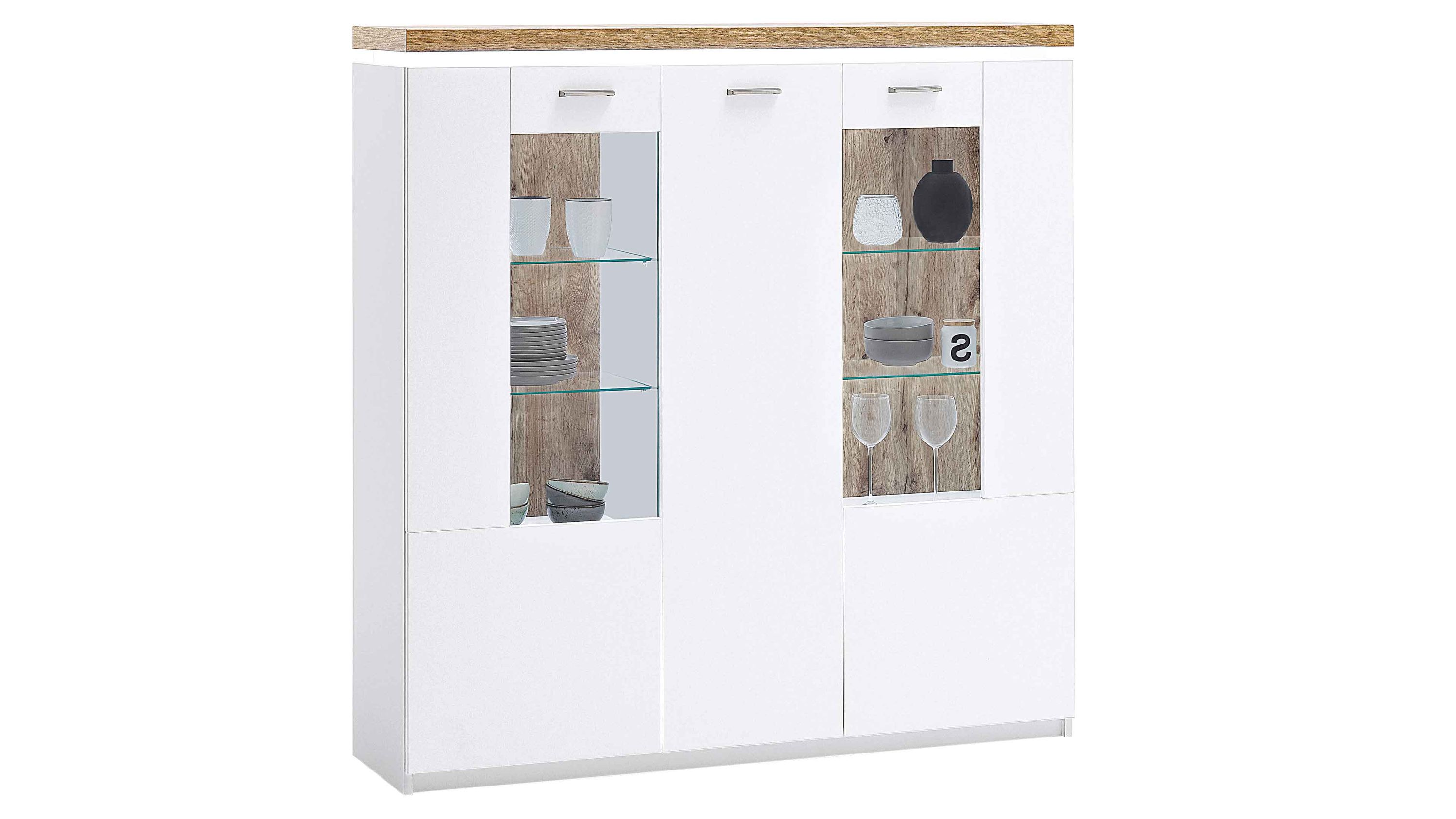 Highboard-Vitrine mit drei Türen in Weiß und Holzoptik mit Glasfächern und Dekoration
