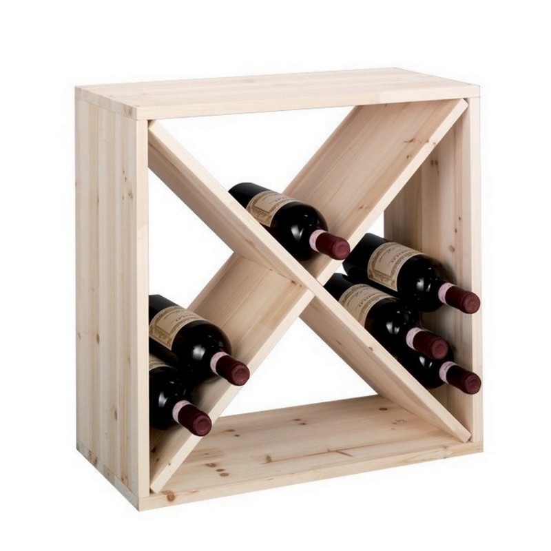 Weinregal aus naturbelassenem Nadelholz mit X-Unterteilung in vier Fächer je drei Flaschen frontal aufgenommen