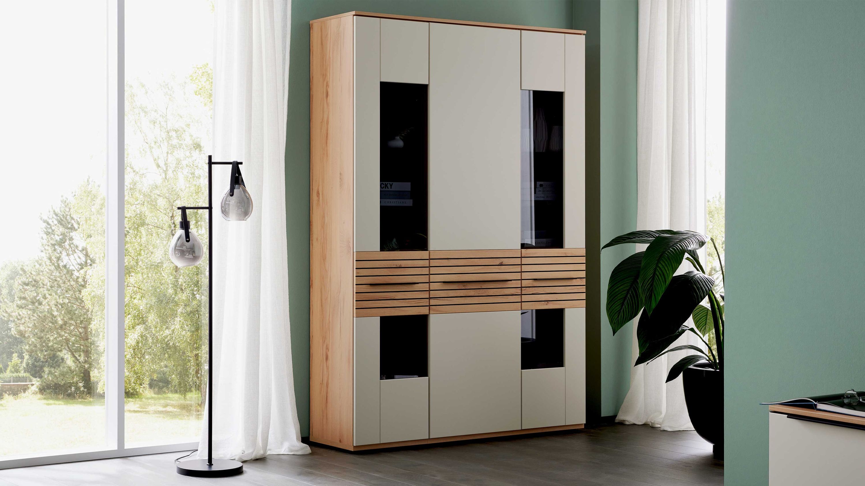 Interliving Wohnzimmer Serie 2032 - Vitrine A15040 Sandbeige & Balkenbuche - dreiteilig, Länge ca. 150 cm