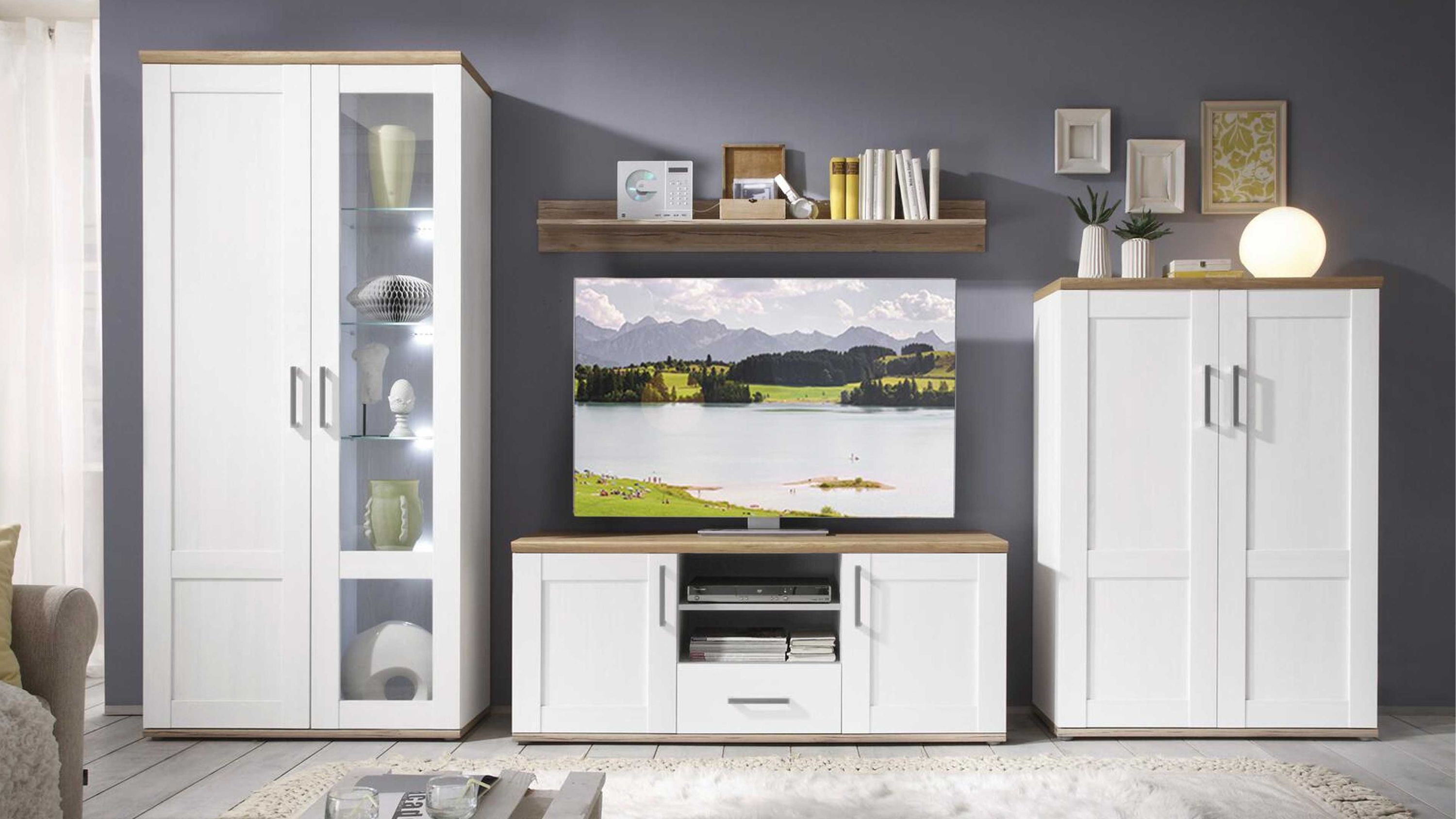 Vierteilige Wohnkombination mit weißen Fronten und hellbraunen Kunststoff-Details: Vitrine, Sideboard, Regal, Schrank