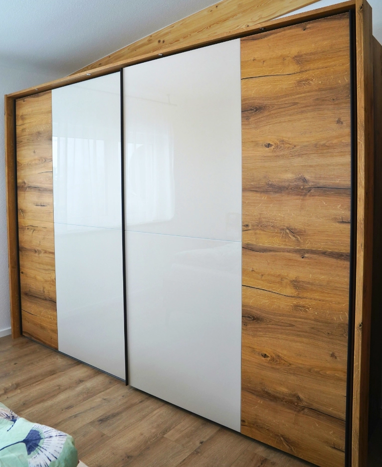 Kleiderschrank grn2_1920x1920