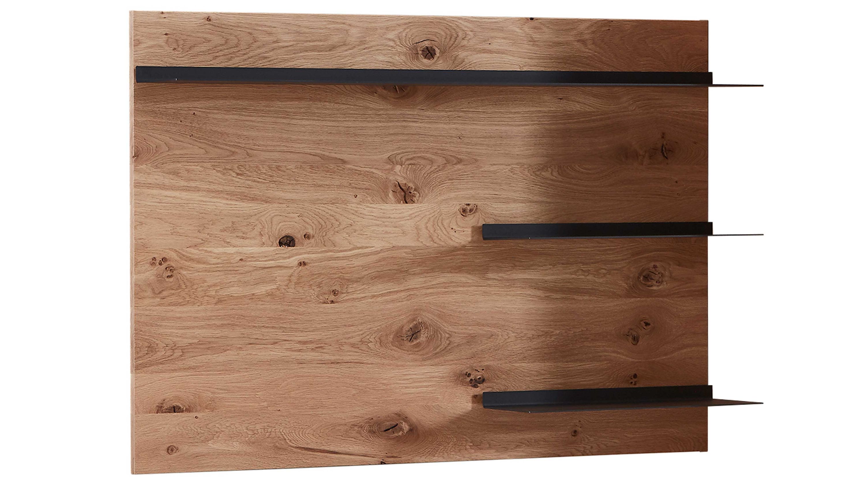 Rechteckiges Wandpaneel aus hellbraunem Holz mit drei schwarzen Metallregalen