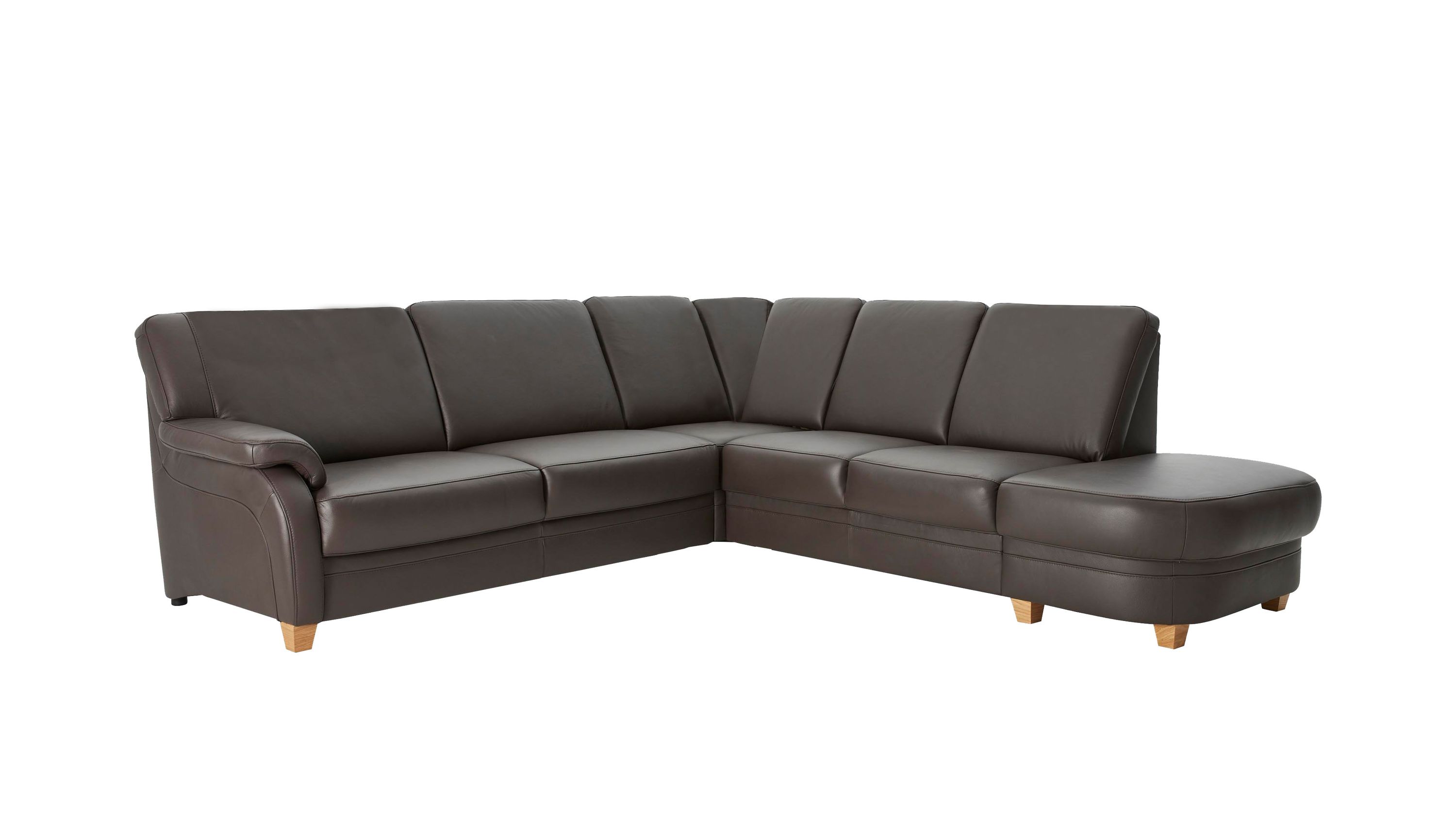 Ecksofa mit braunem Lederbezug und hellen Holzfüßen