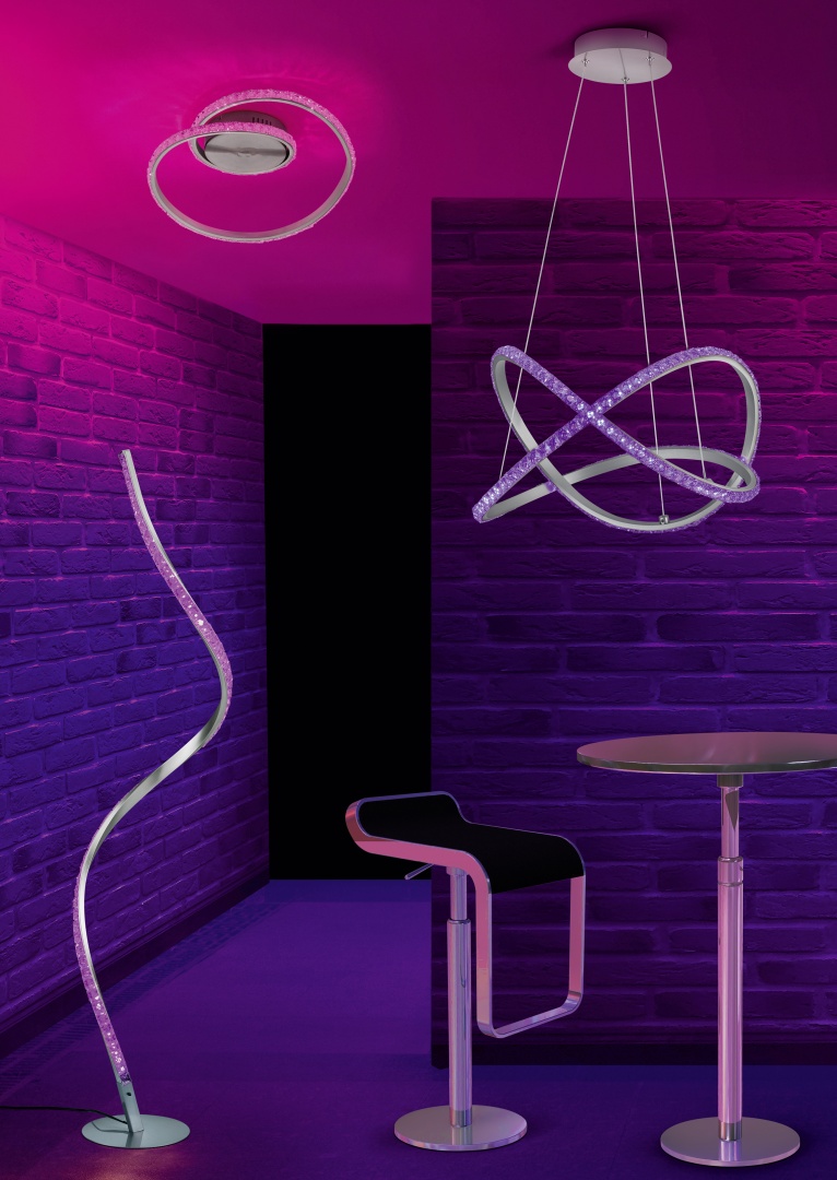 Moderne Deckenleuchte mit LED-Spirale in violett-pinker Ambientebeleuchtung schräg von unten