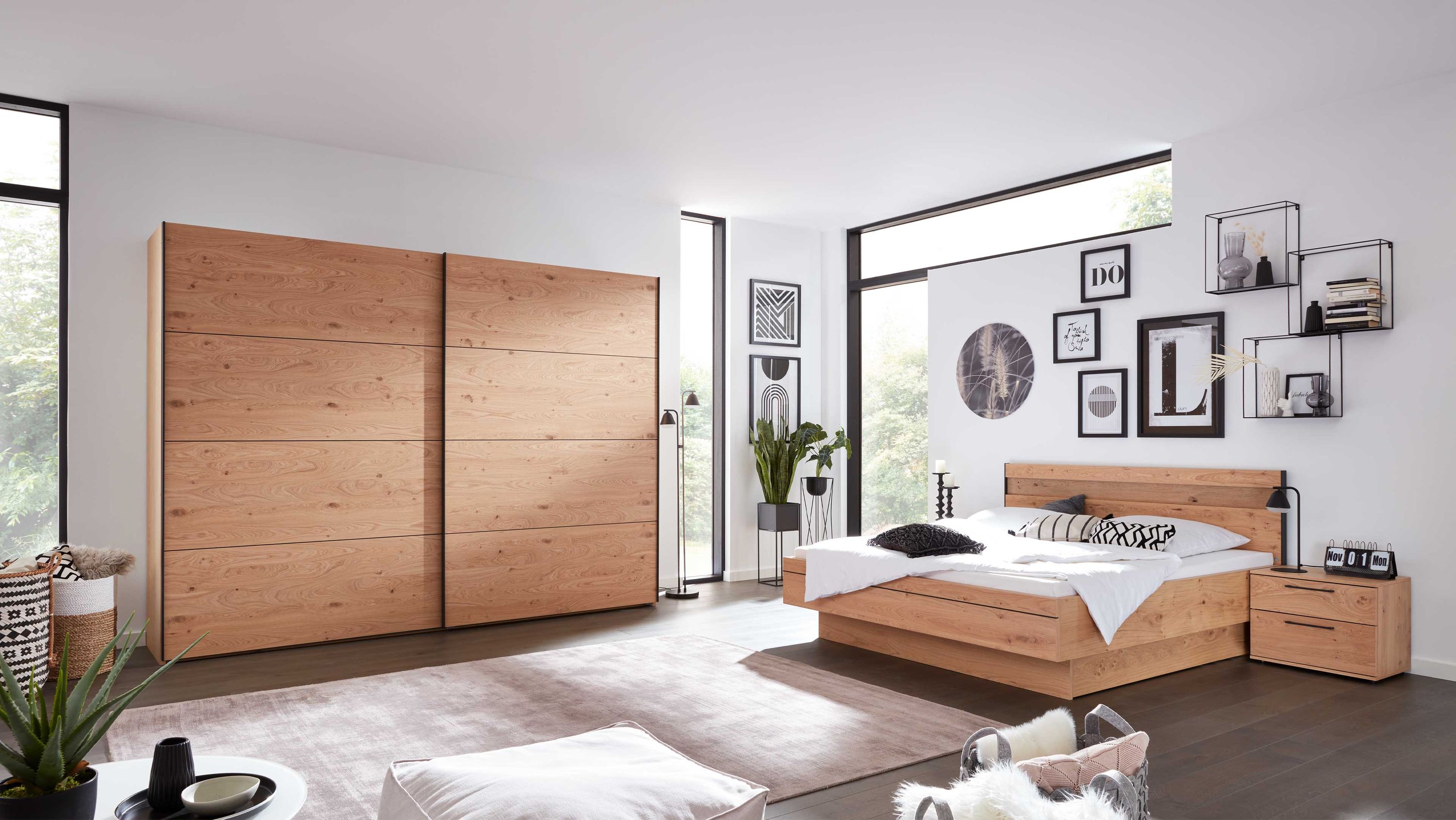 Interliving Schlafzimmer Serie 1024  Komplettzimmer Design 24, vierteilig - Balkeneiche