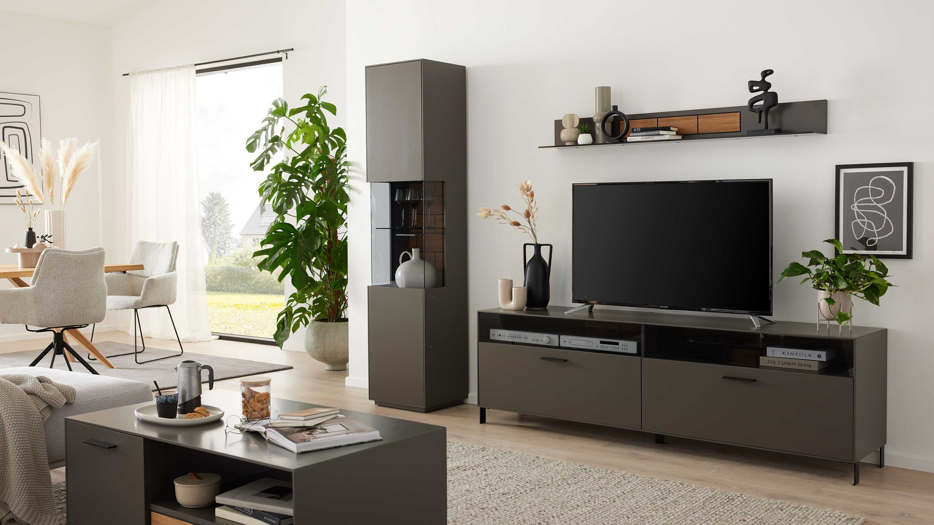 Interliving Wohnzimmer Serie 2030 - Wohnwand 86 Wolfram Grey & Spaltholz - dreiteilig, Länge ca. 275 cm