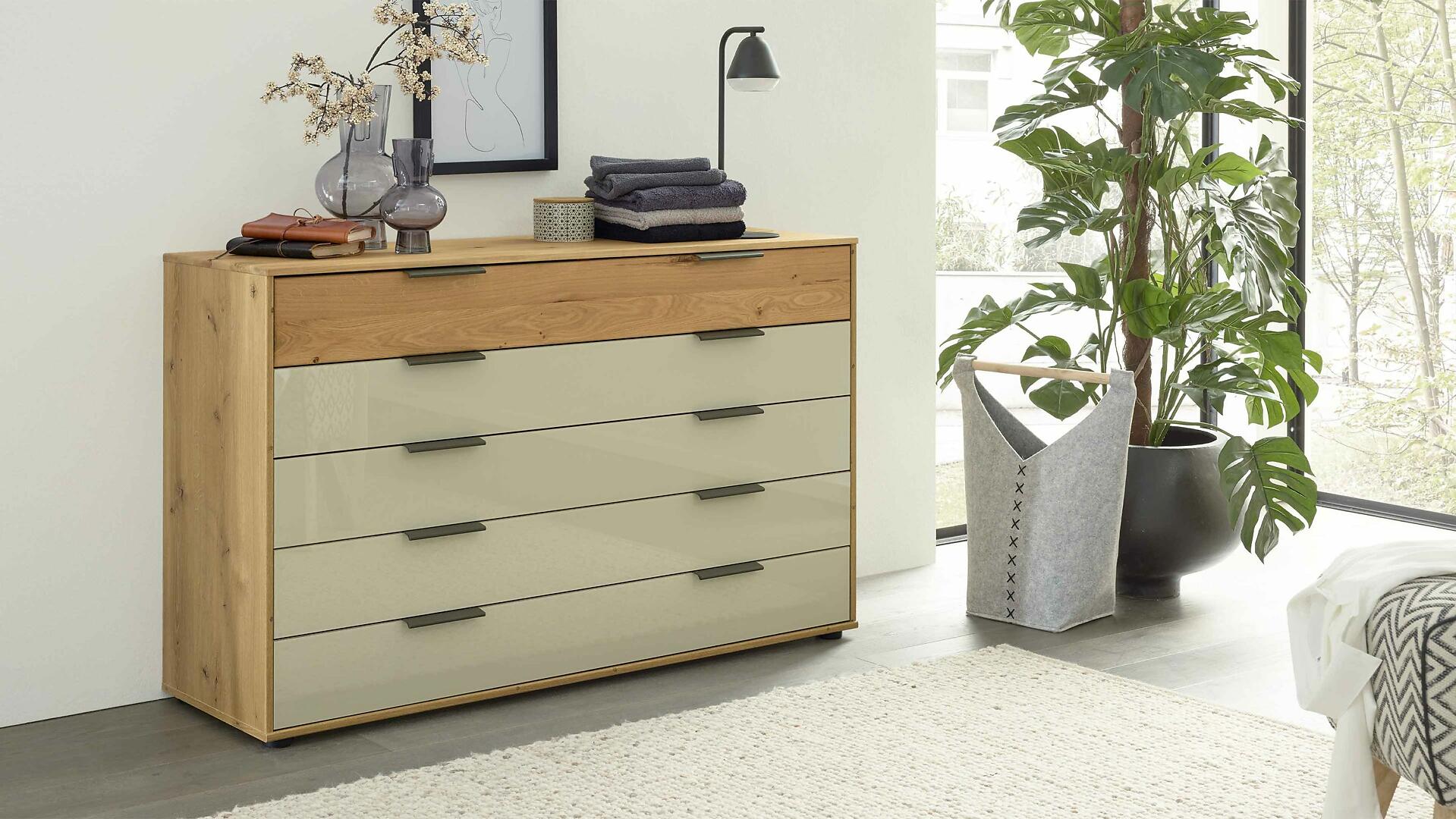Interliving Schubladenkommode Serie 1027 Eiche Bianco Champagner 141 cm breit