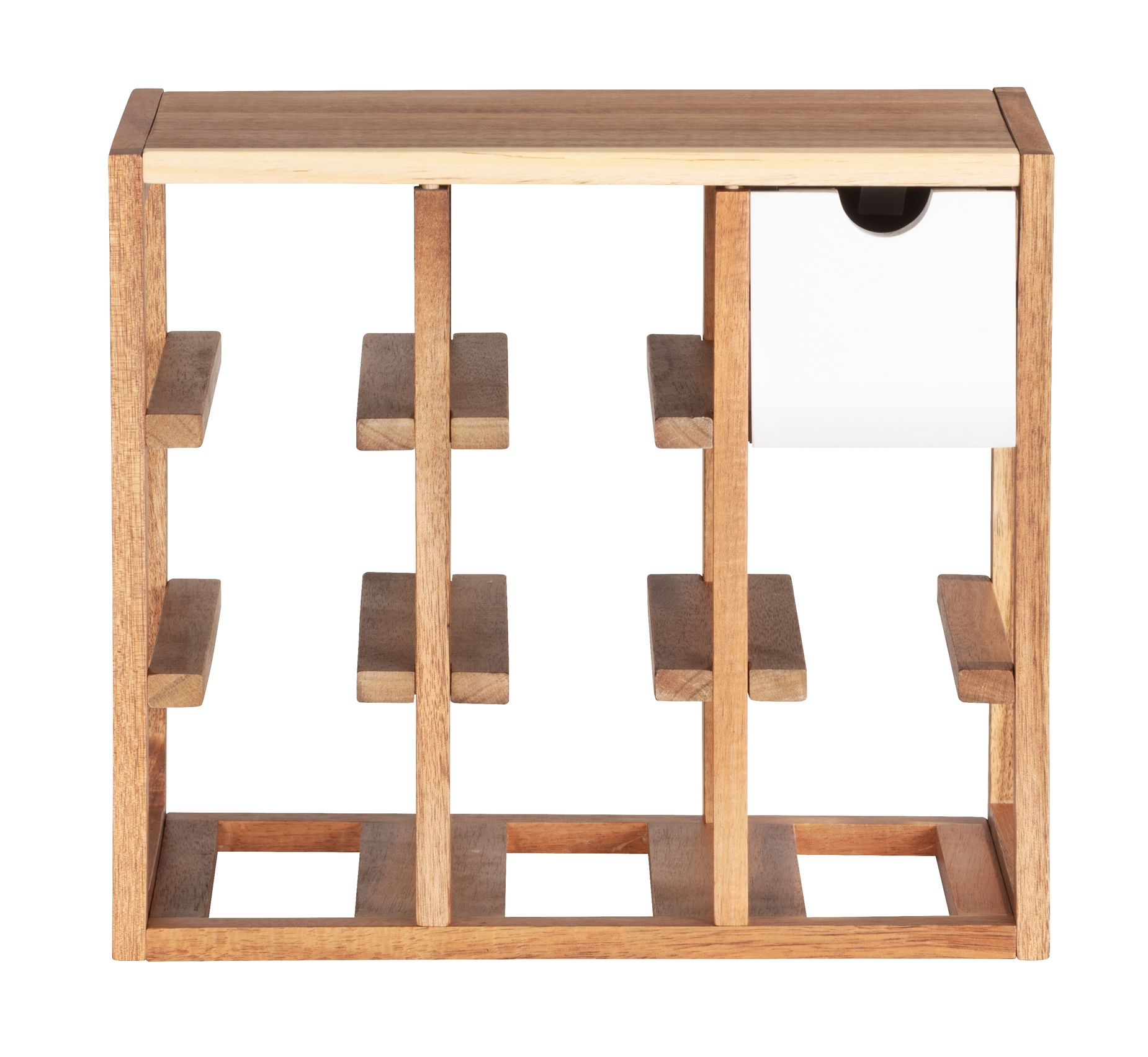 Quadratisches Weinregal aus hellem Holz mit 3 Spalten 4 Reihen und weißem Fach oben rechts frontal aufgenommen
