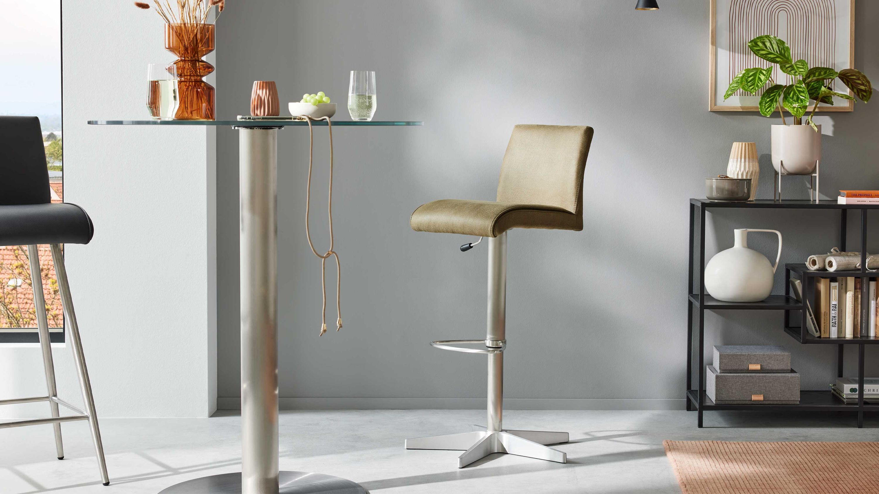 Barhocker mit Liftfunktion farngrüner Sitz und Rückenlehne Metallfuß mit Fußstütze