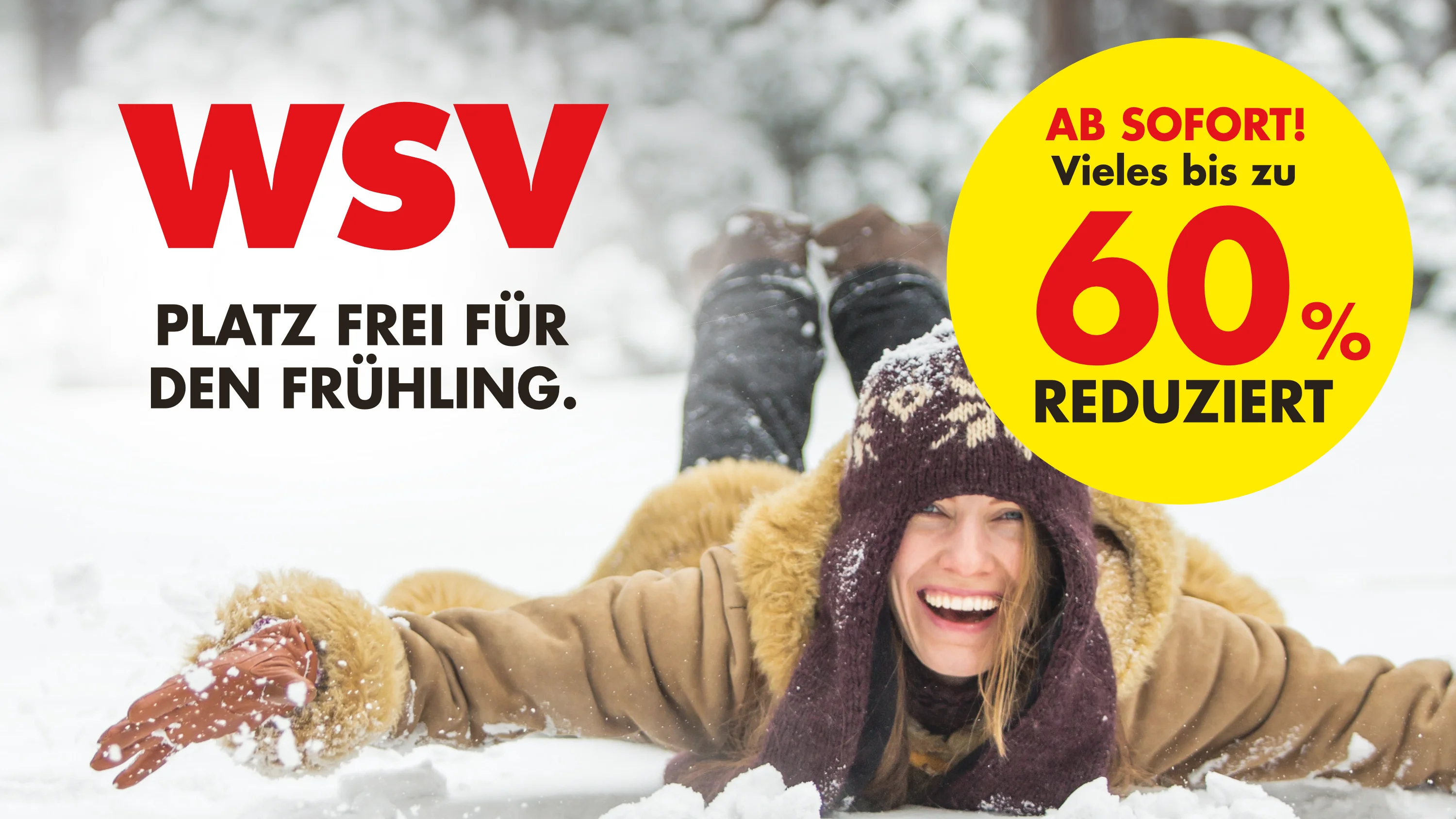 Winter-Schlussverkauf-Grafik mit lachender Person im Schnee, Text „WSV – Platz frei für den Frühling“ und Hinweis auf bis zu 60 % reduziert.