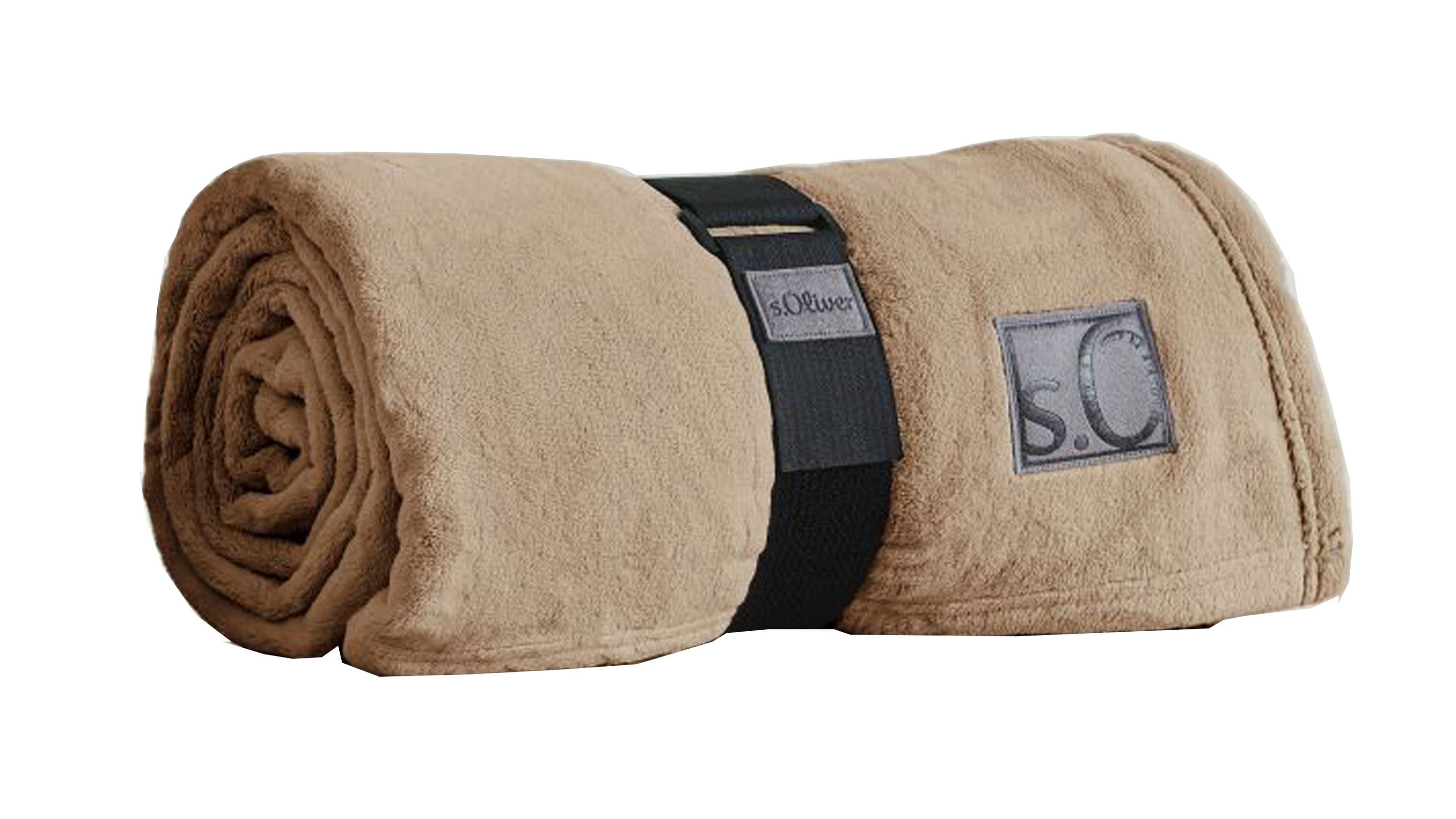 Rolle einer camelfarbenen Wohndecke mit schwarzem Band und sichtbarem Logo