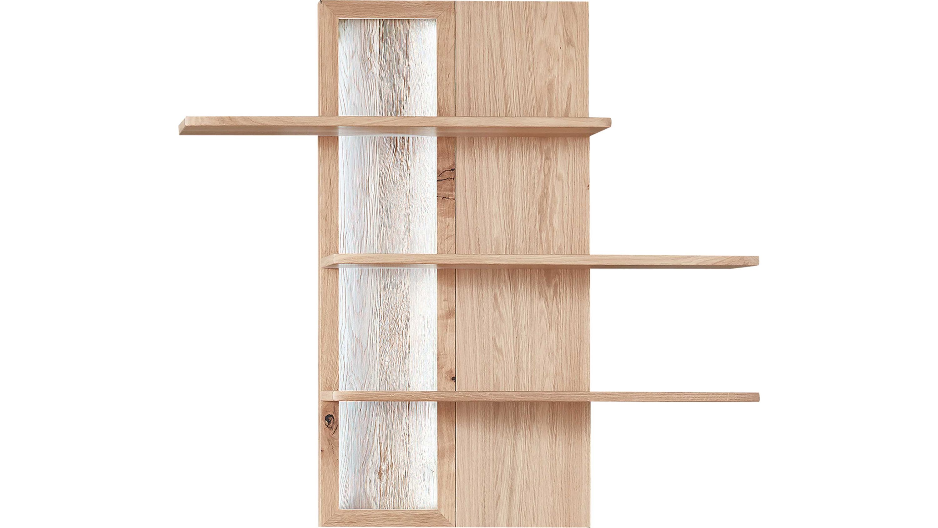 Wandregal mit drei horizontalen Böden in heller Holzoptik mit sichtbaren Maserungen