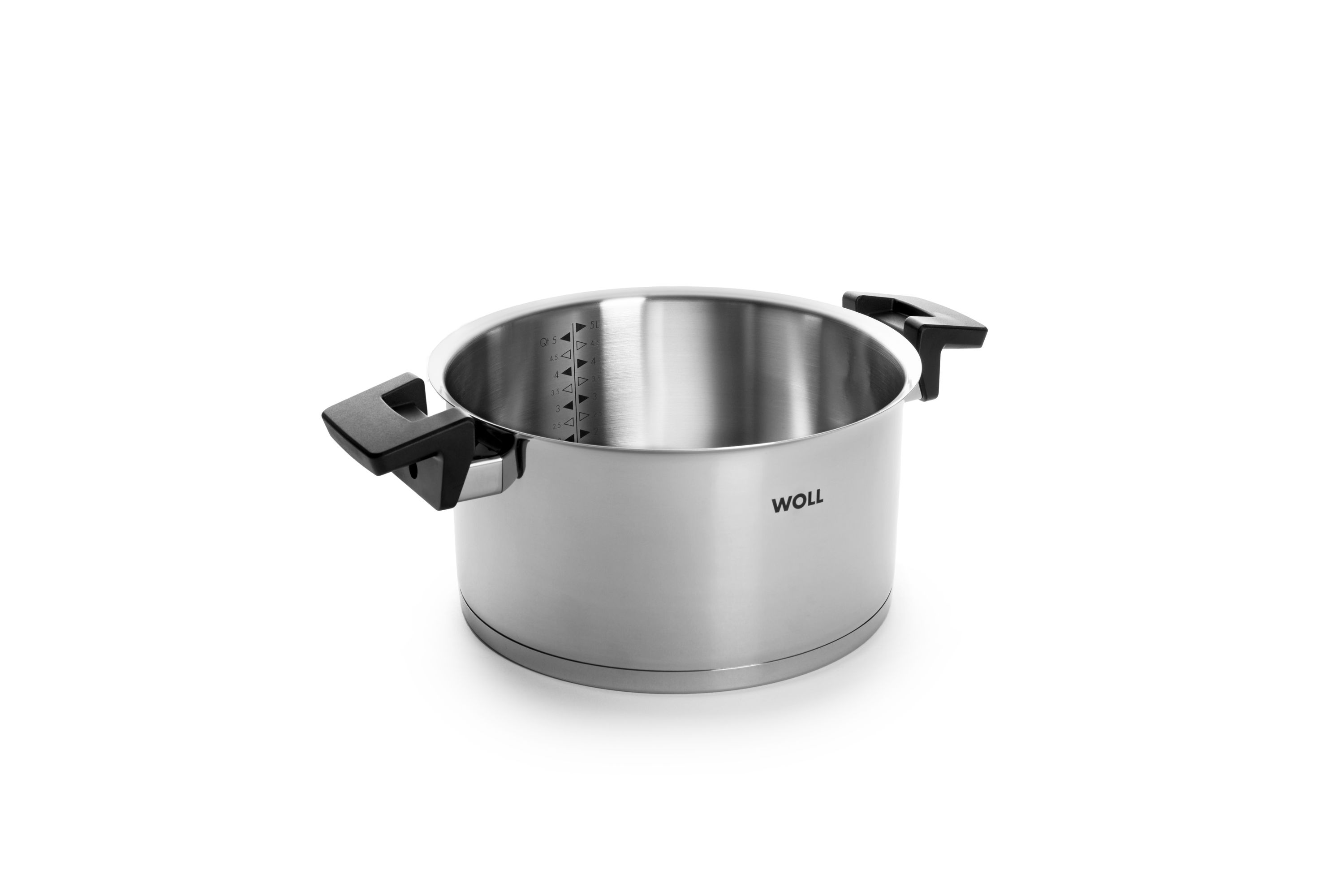 WOLL Edelstahltopf mit Skala und ergonomischen Griffen. Edelstahltopf mit schwarzen Griffen und innenliegender Füllstandsanzeige.