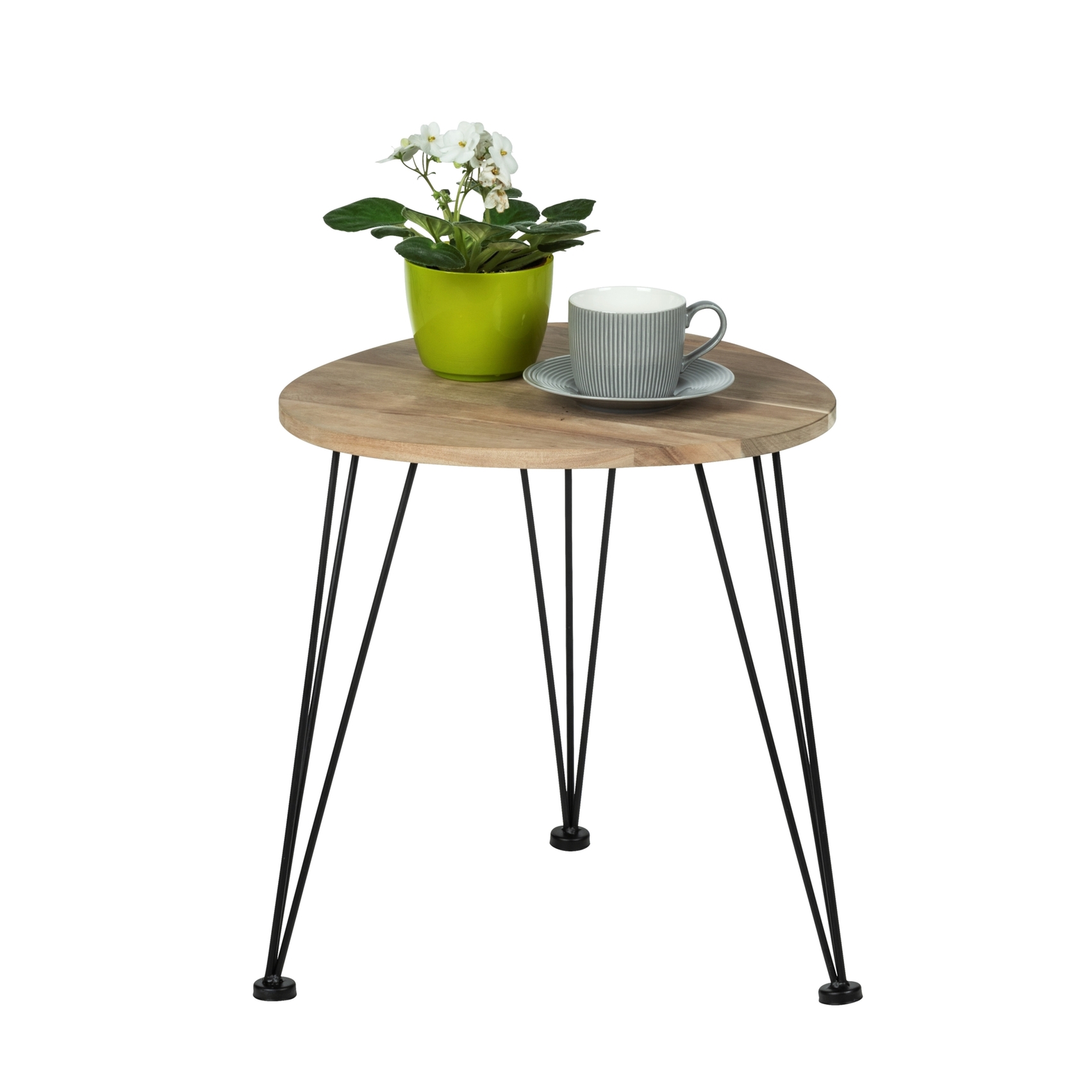 Beistelltisch mit runder Holzplatte und drei Metallbeinen dekoriert mit grünem Blumentopf und grauer Tasse frontal