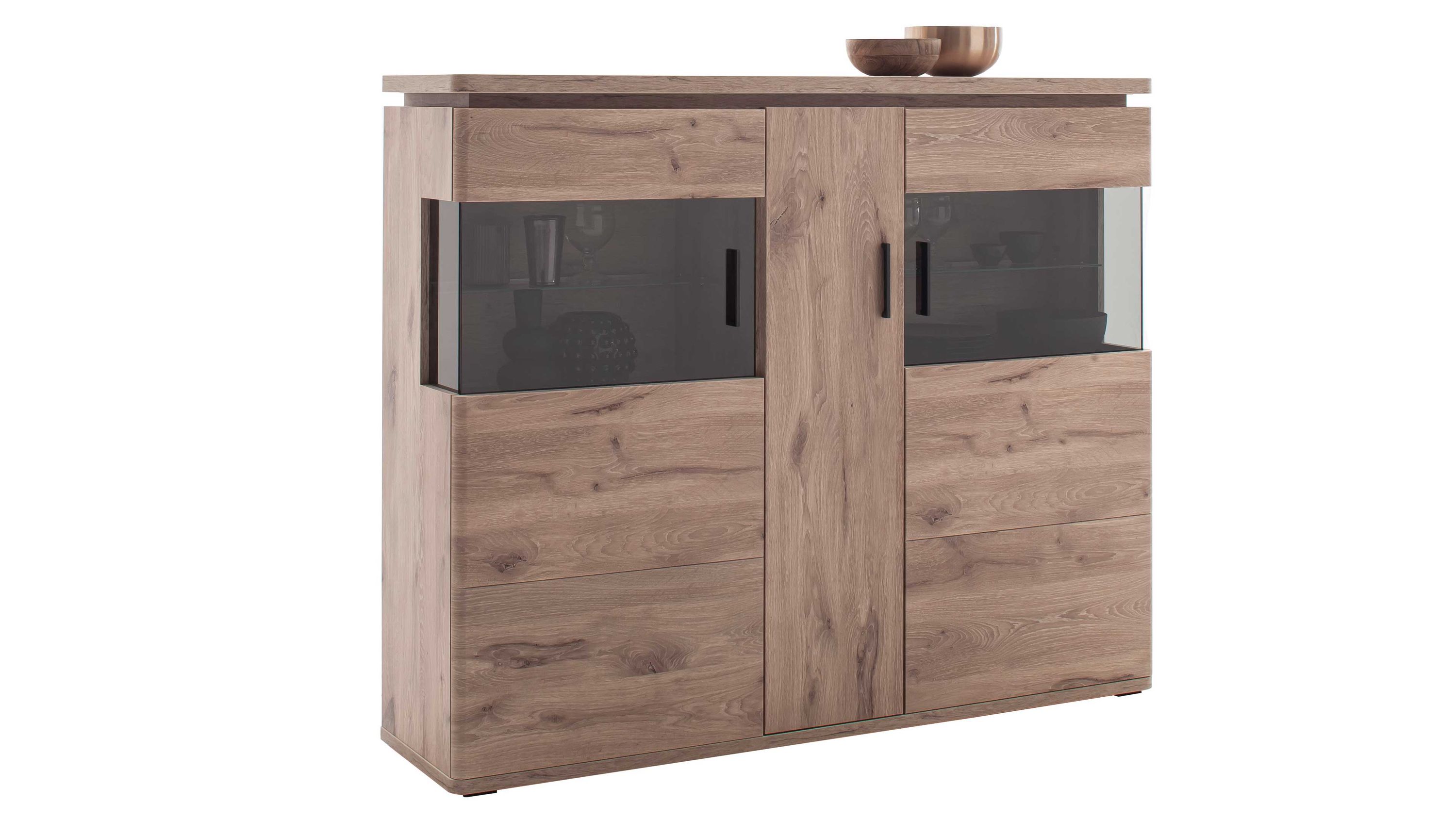 Highboard mit drei Türen in Holzoptik und zwei Glaseinsätzen in der oberen Hälfte