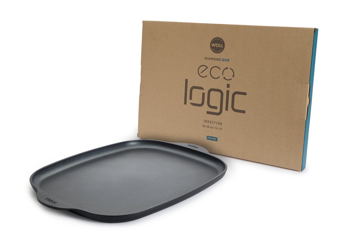 Rechteckige Pfanne frontal vor Verpackung mit „WOLL Diamond QXR eco logic Induction“ Aufschrift