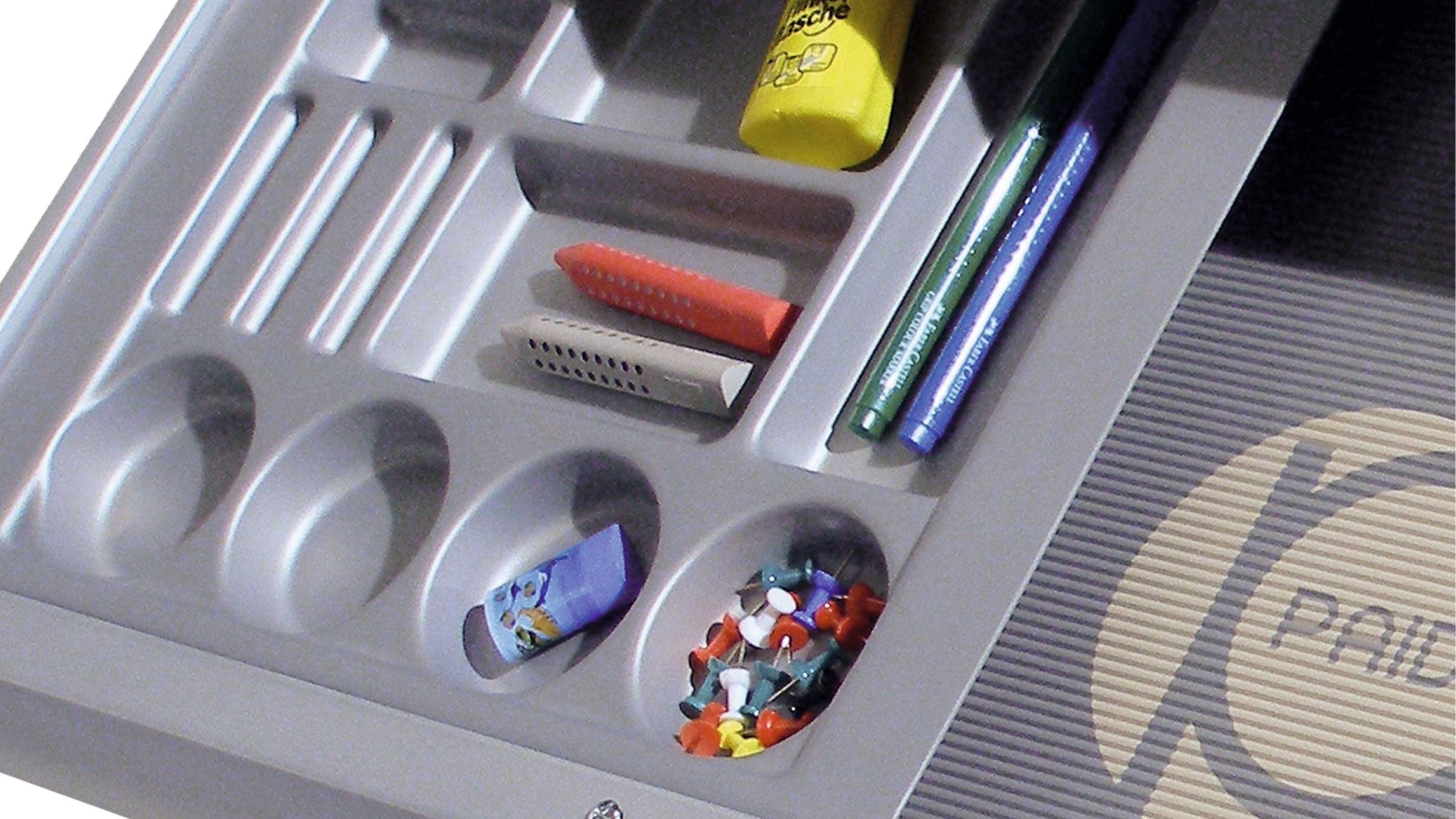 Aluminiumfarbene Utensilienschale mit Fächern für Stifte Radiergummi und Pinnnadeln