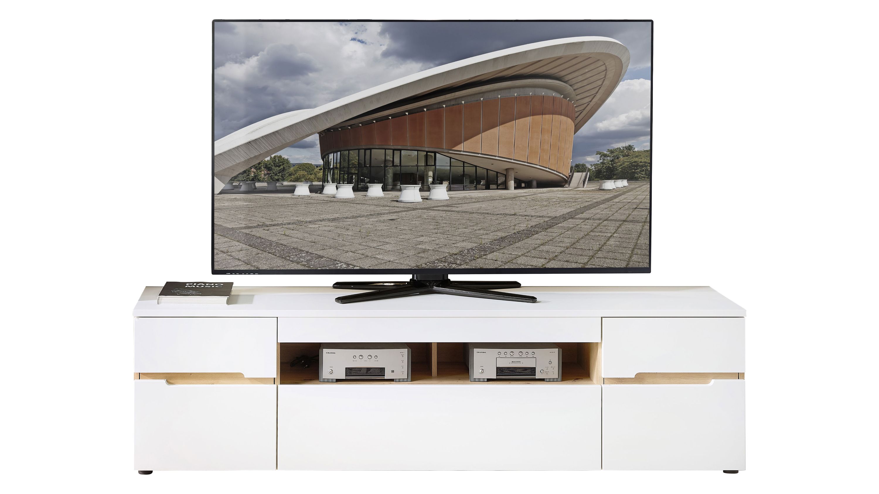 Weißes TV-Lowboard mit hellbraunen Akzenten Weißes TV-Lowboard mit zwei Schubladen und offenen Fächern mit hellbraunen Akzenten