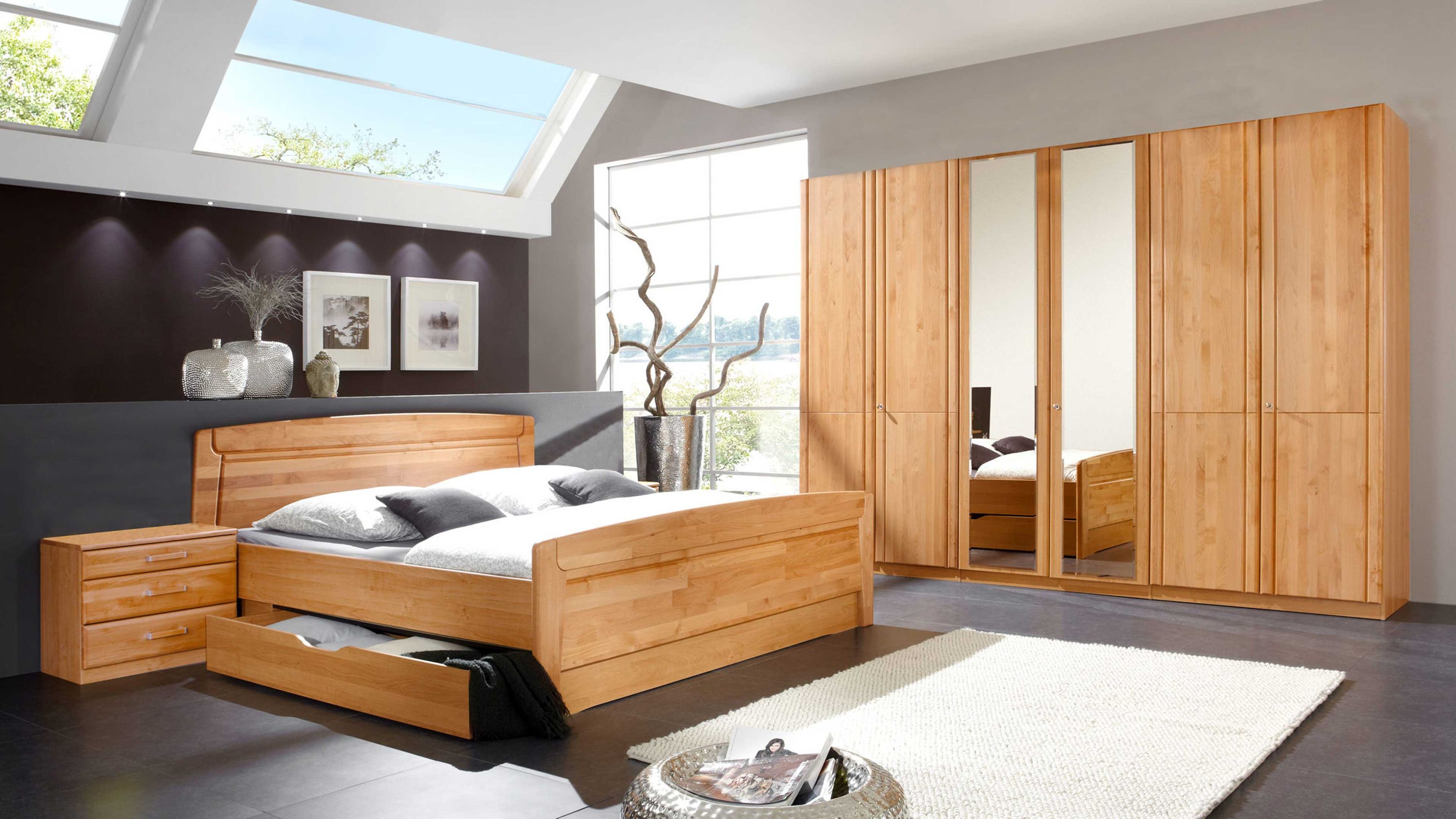 Schlafzimmerkombination mit Bett und Kleiderschrank in Holzoptik Schlafzimmerkombination mit Bett Nachttisch und großem Kleiderschrank mit Spiegeln in Holzoptik