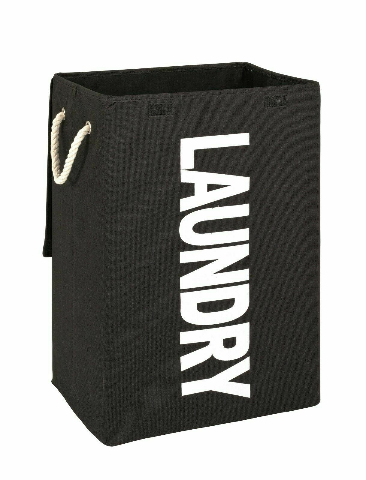 Schwarzer Wäschesammler mit weißem LAUNDRY-Aufdruck  Kordelgriffen und Deckel in Frontalansicht auf hellem Boden