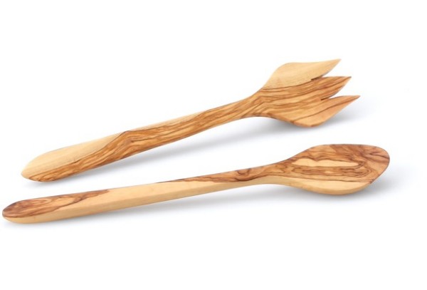 Zwei Küchenutensilien aus Holz – Löffel und Gabel – mit natürlicher Maserung, von oben fotografiert