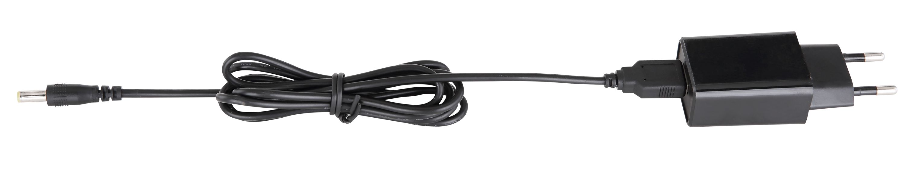 Schwarzes Netzteil mit Eurostecker und dünnem Kabel zusammengerollt kleinem Rundstecker auf weißem Hintergrund