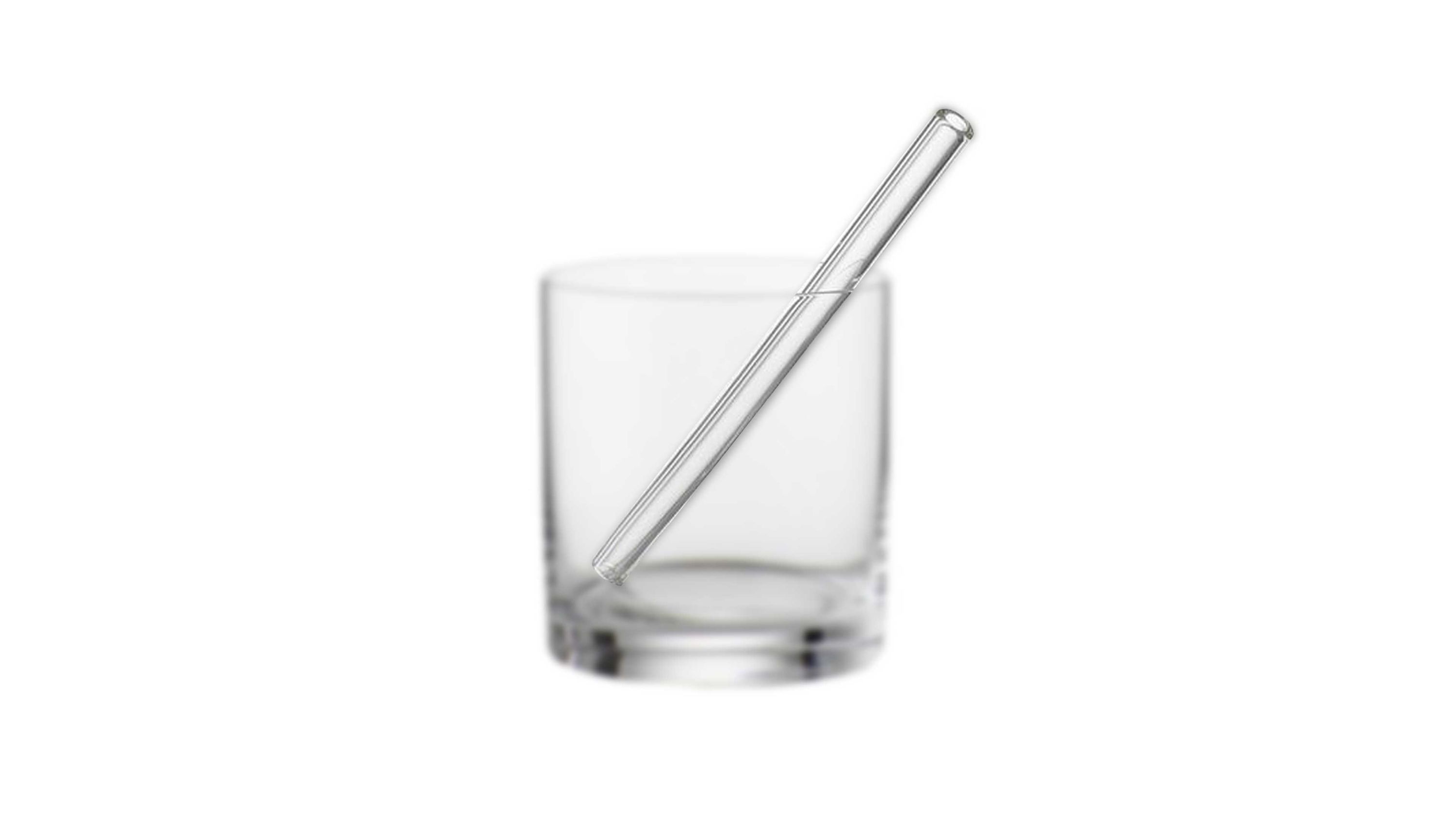Gerader transparenter Glas-Trinkhalm in klarem Glasbecher