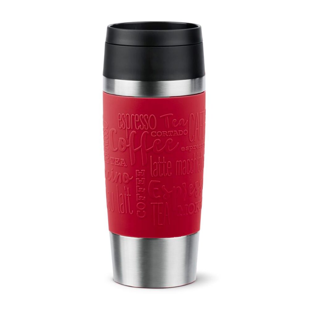 Thermobecher mit rotem Griffbereich Kaffeeprägungen und schwarzem Deckel frontal aus Augenhöhe fotografiert