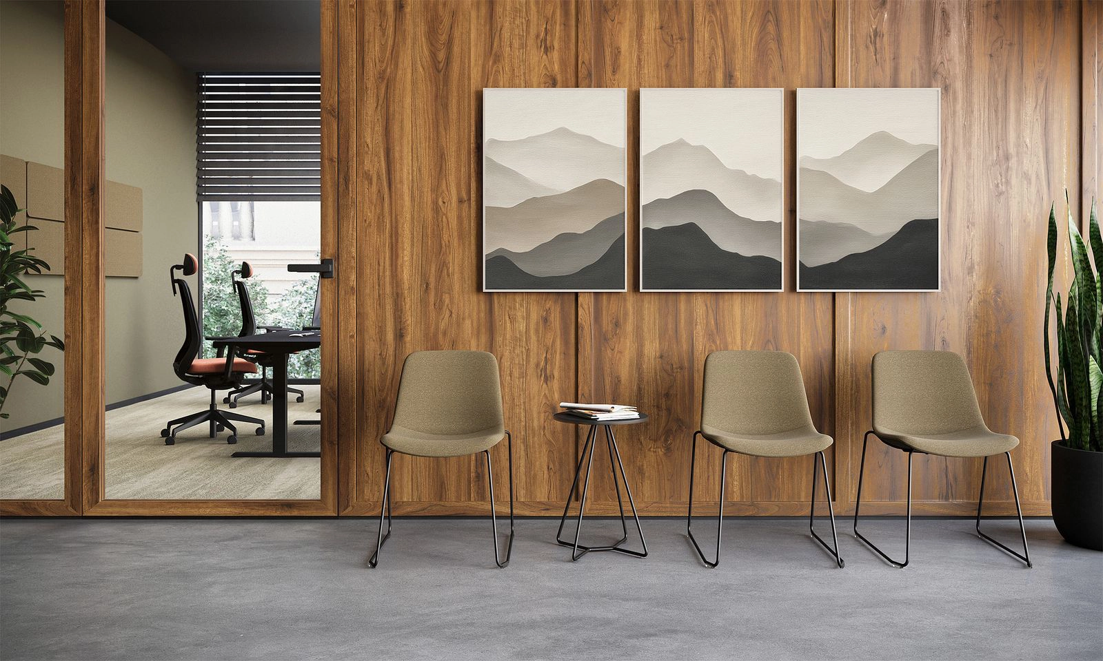Wartebereich mit Stühlen vor Holzpaneelwand, moderner Kunst und separatem Büro hinter Glas, zeitgemäßes Bürodesign und Empfangsbereich