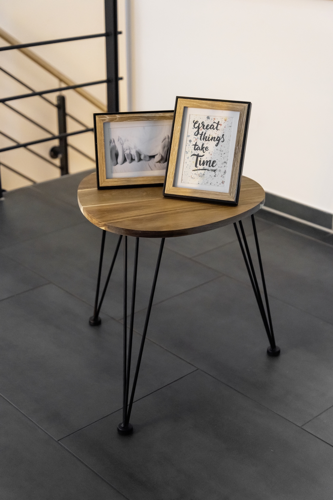 Wenko Beistelltisch Tisch Holz Metall modern Dreieck Metallbeine 44 x 44 x 43 cm