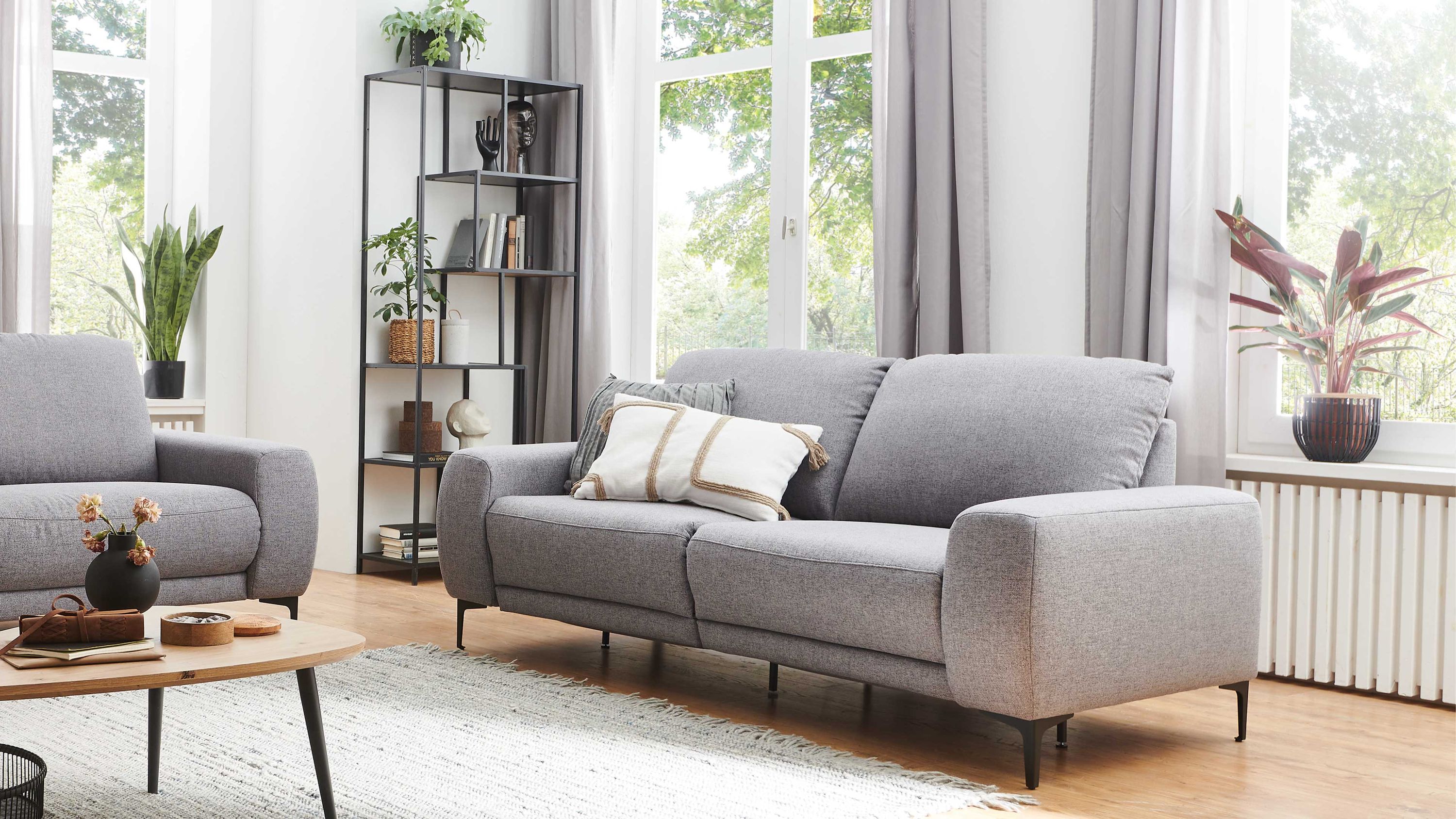 COMFORT SMART Cadira - zweiteiliger 2,5-Sitzer graues Flachgewebe Mono & schwarze Winkelfüße - Länge ca. 196 cm