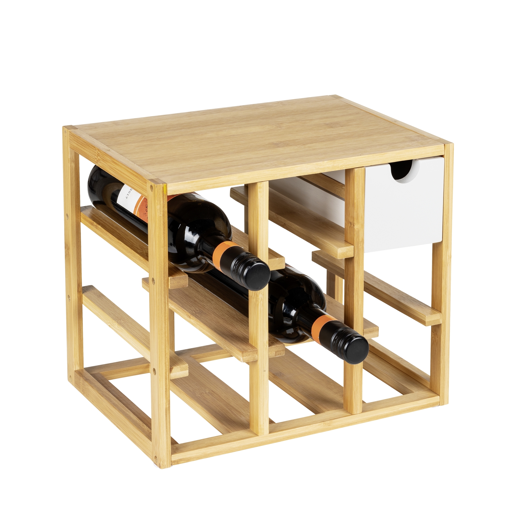 Quadratisches Weinregal aus Bambus mit Flaschenfächern und weißer Schublade oben rechts schräg von links aufgenommen