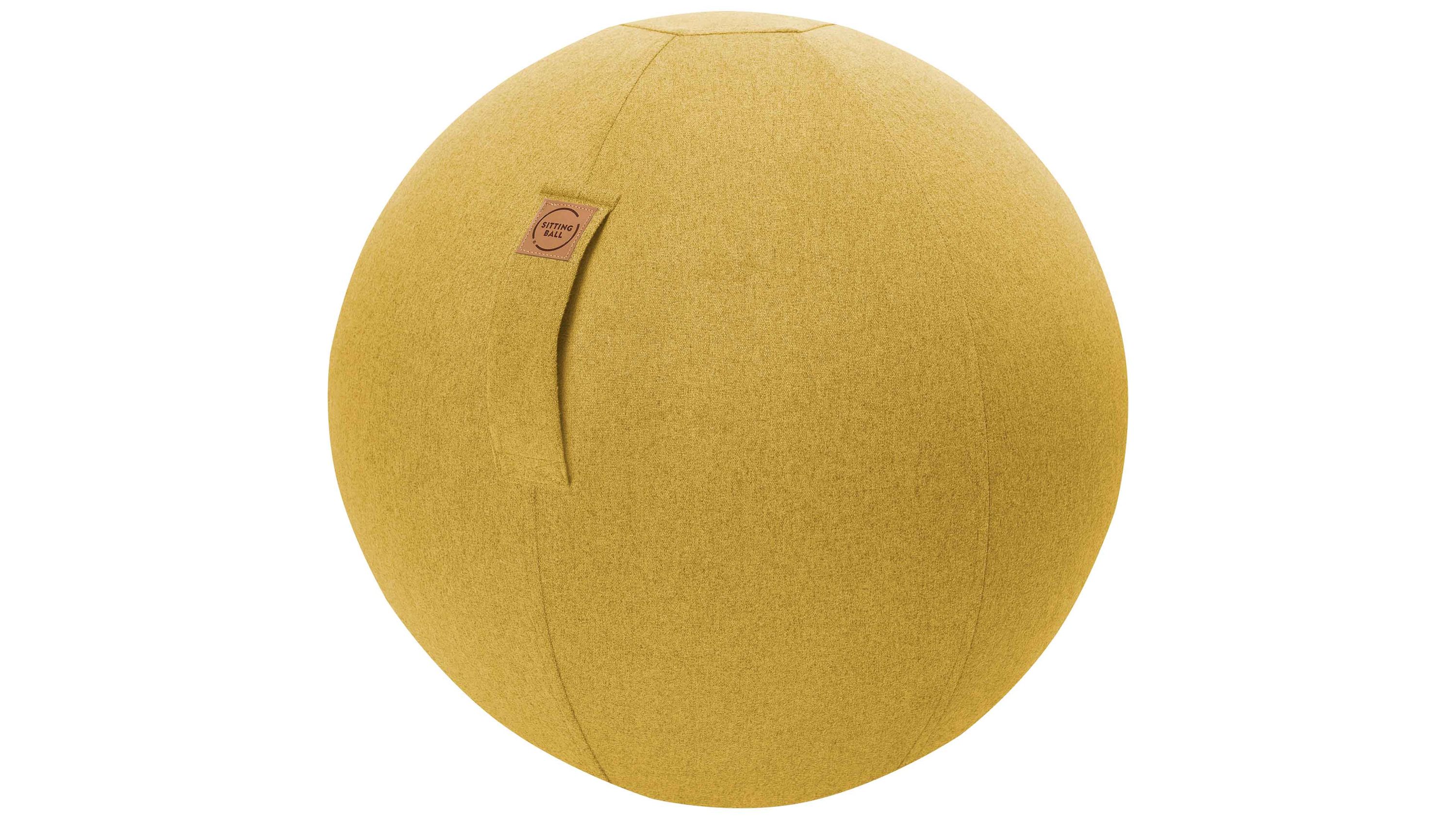 Runder Sitzball mit senffarbenem Bezug und Grifflasche