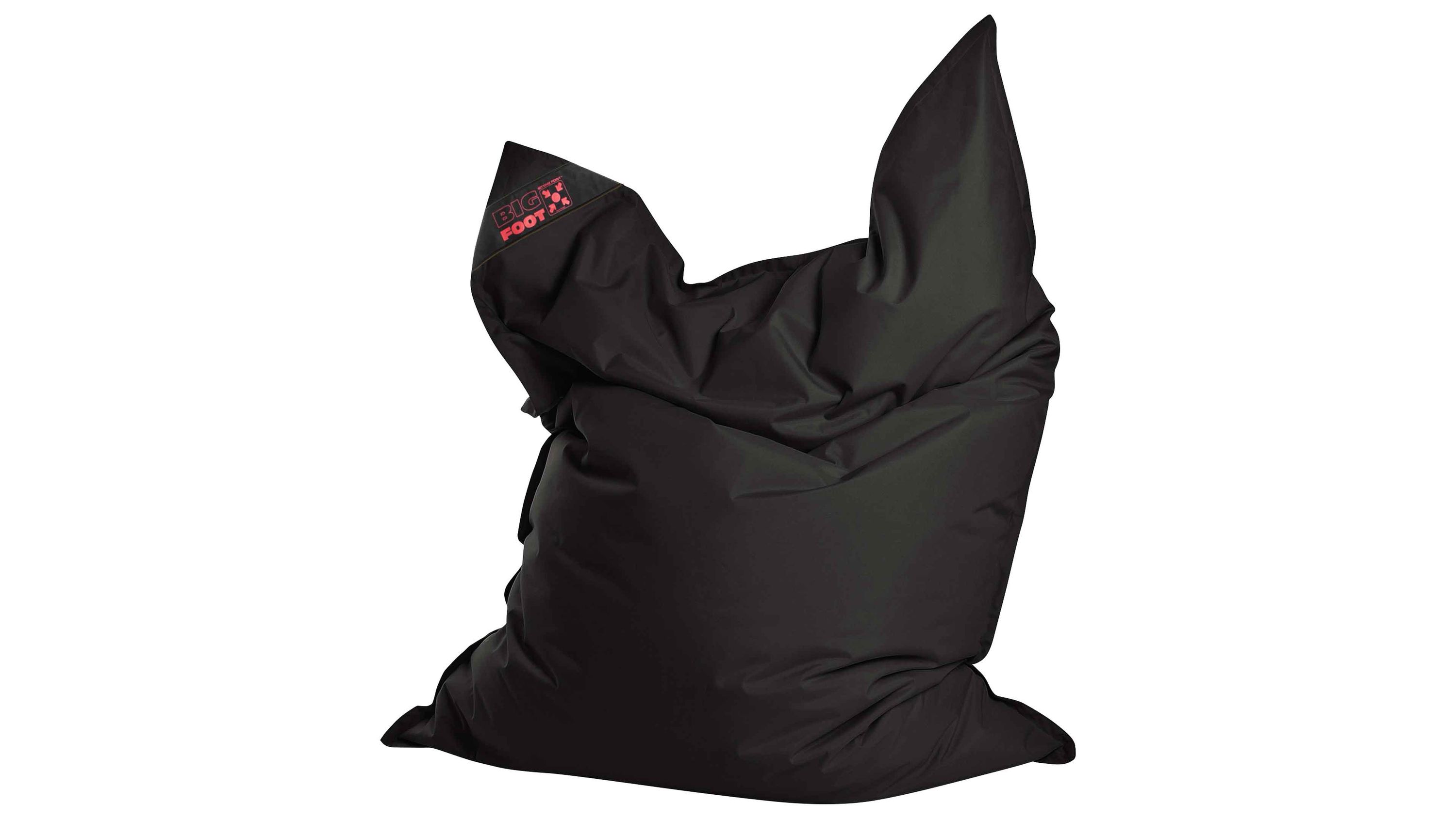 Schwarzer Sitzsack mit unregelmäßiger Form und rotem Logo am oberen Rand