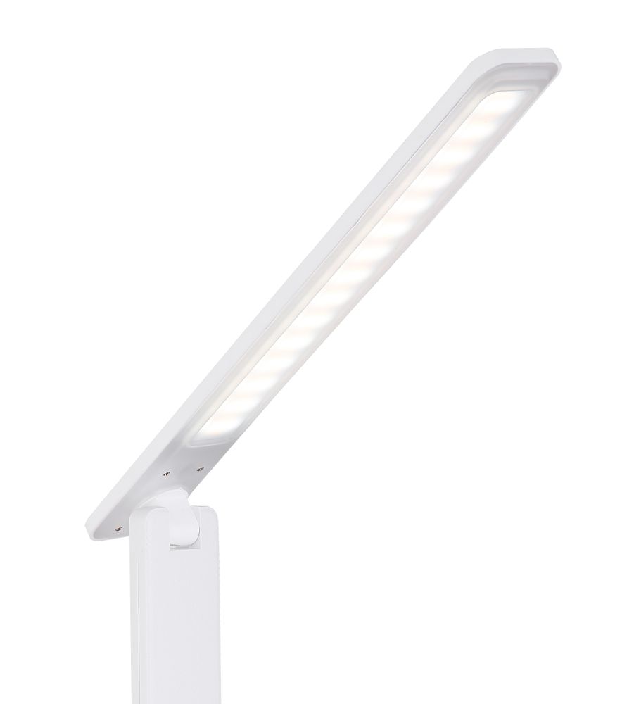 Nahansicht des schmalen  schräg gestellten Leuchtenarms einer weißen LED-Tischlampe mit sichtbaren Leuchtdioden