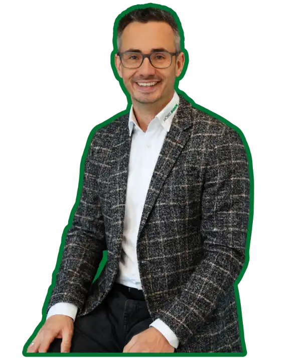 Sitzendes Foto des Geschäftsführer Silvio Rösner